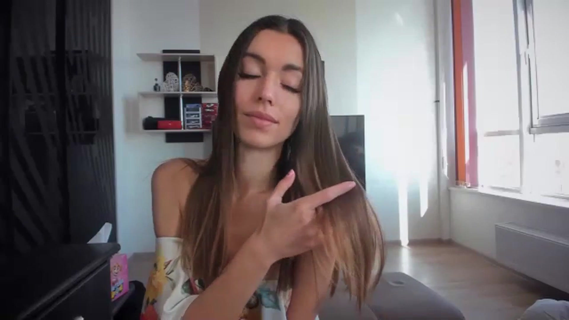 Gallery image thumbnail from Onekiss1's myfreecams stream on, 11/13/2023, 08:02 image 13 of 20