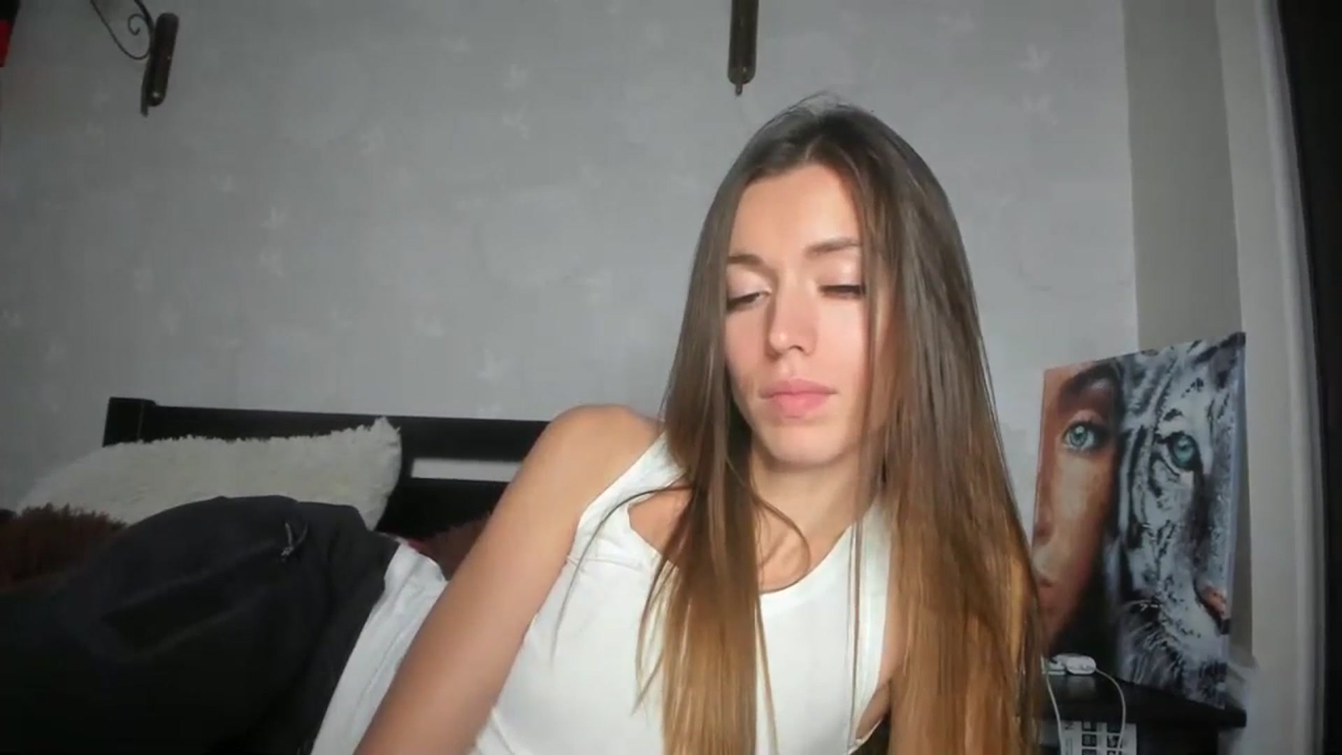 Gallery image thumbnail from Onekiss1's myfreecams stream on, 11/14/2023, 18:46 image 14 of 20