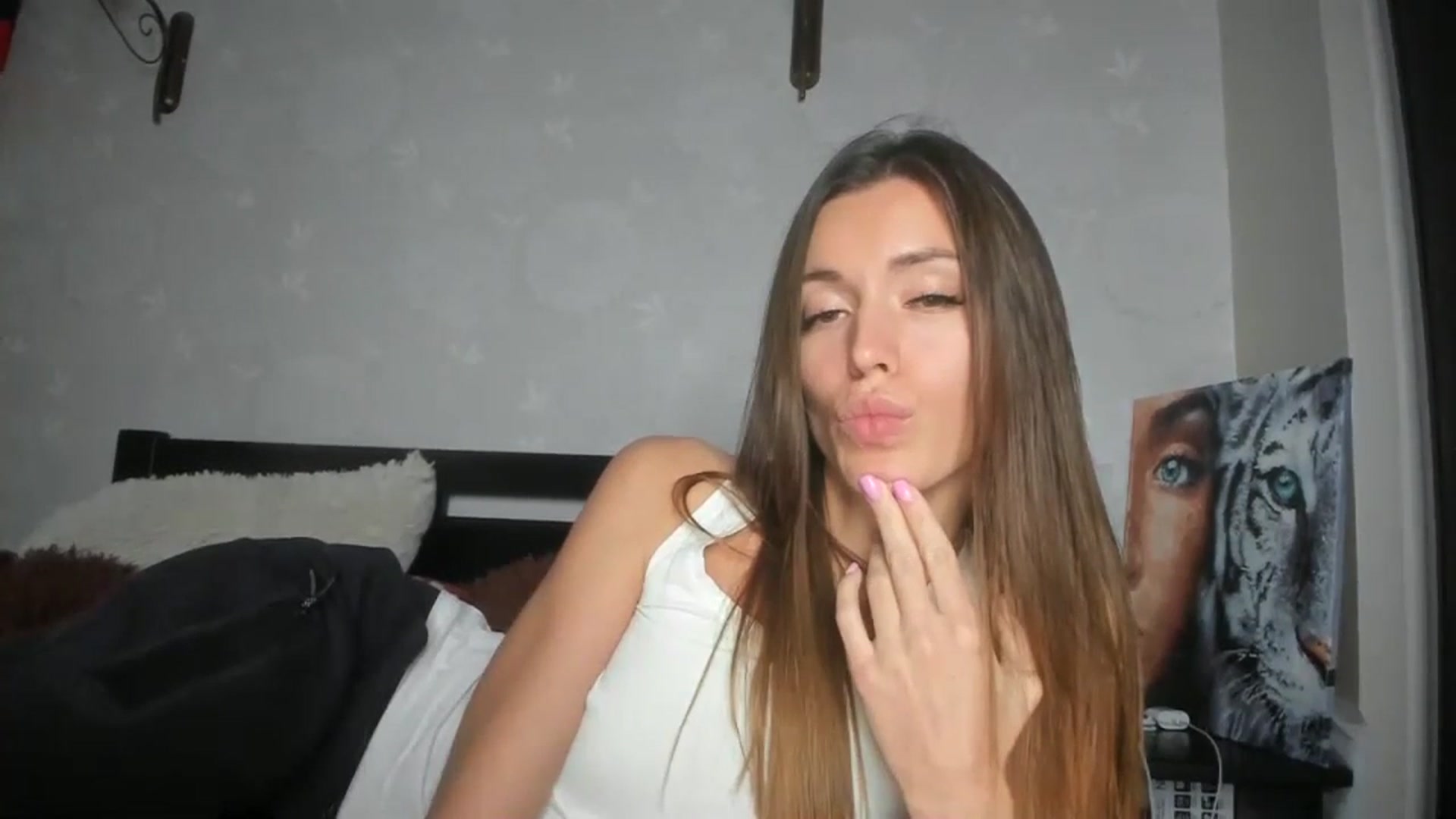 Gallery image thumbnail from Onekiss1's myfreecams stream on, 11/14/2023, 18:46 image 15 of 20
