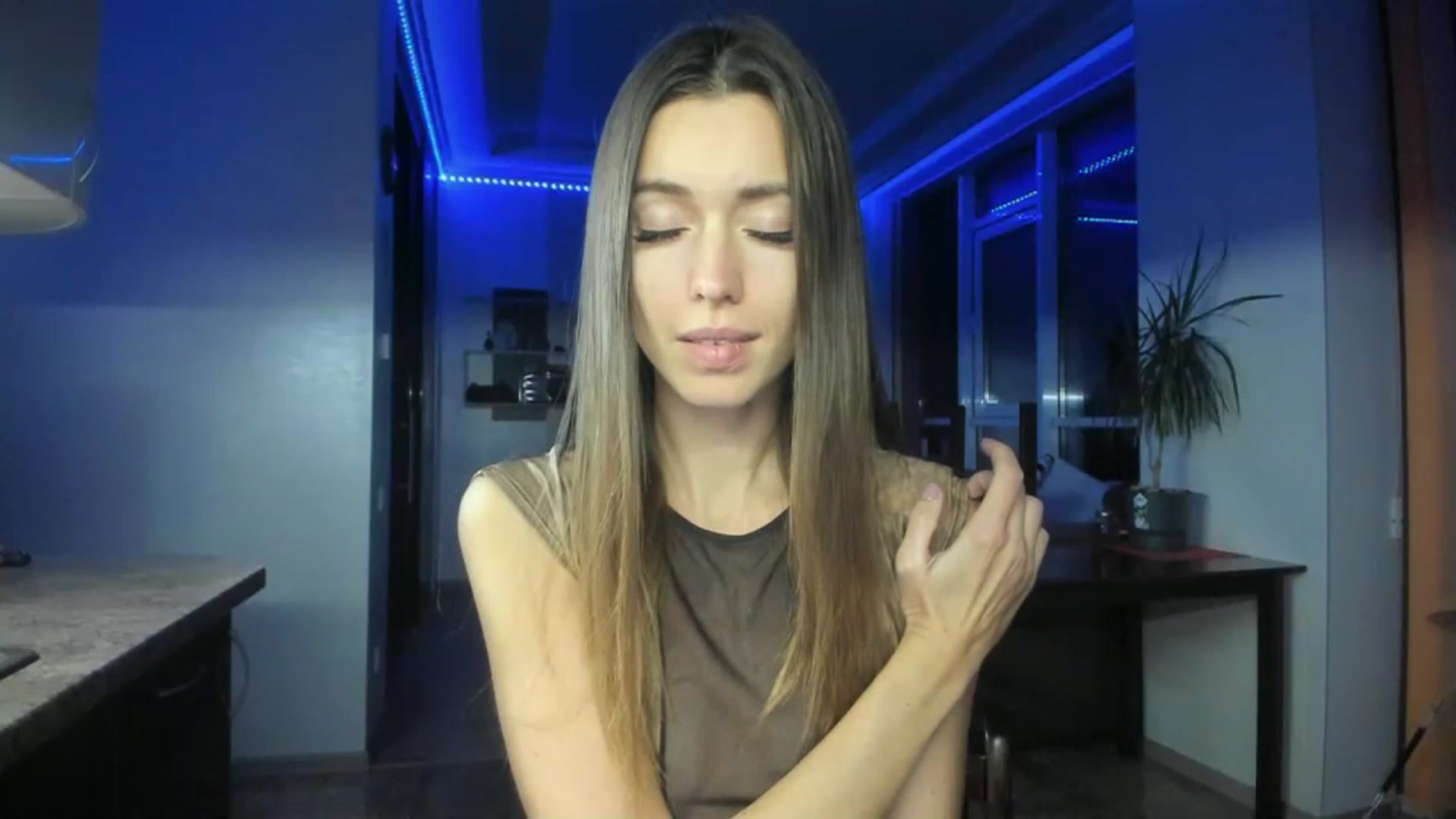 Gallery image thumbnail from Onekiss1's myfreecams stream on, 11/17/2023, 16:53 image 4 of 20