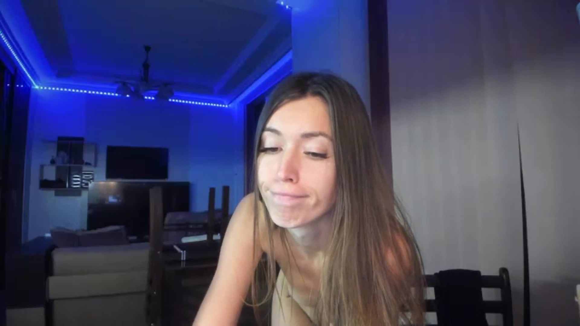 Gallery image thumbnail from Onekiss1's myfreecams stream on, 11/17/2023, 16:53 image 17 of 20