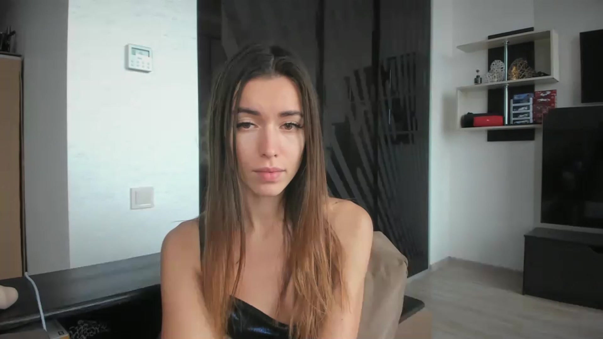 Gallery image thumbnail from Onekiss1's myfreecams stream on, 11/18/2023, 09:19 image 8 of 20