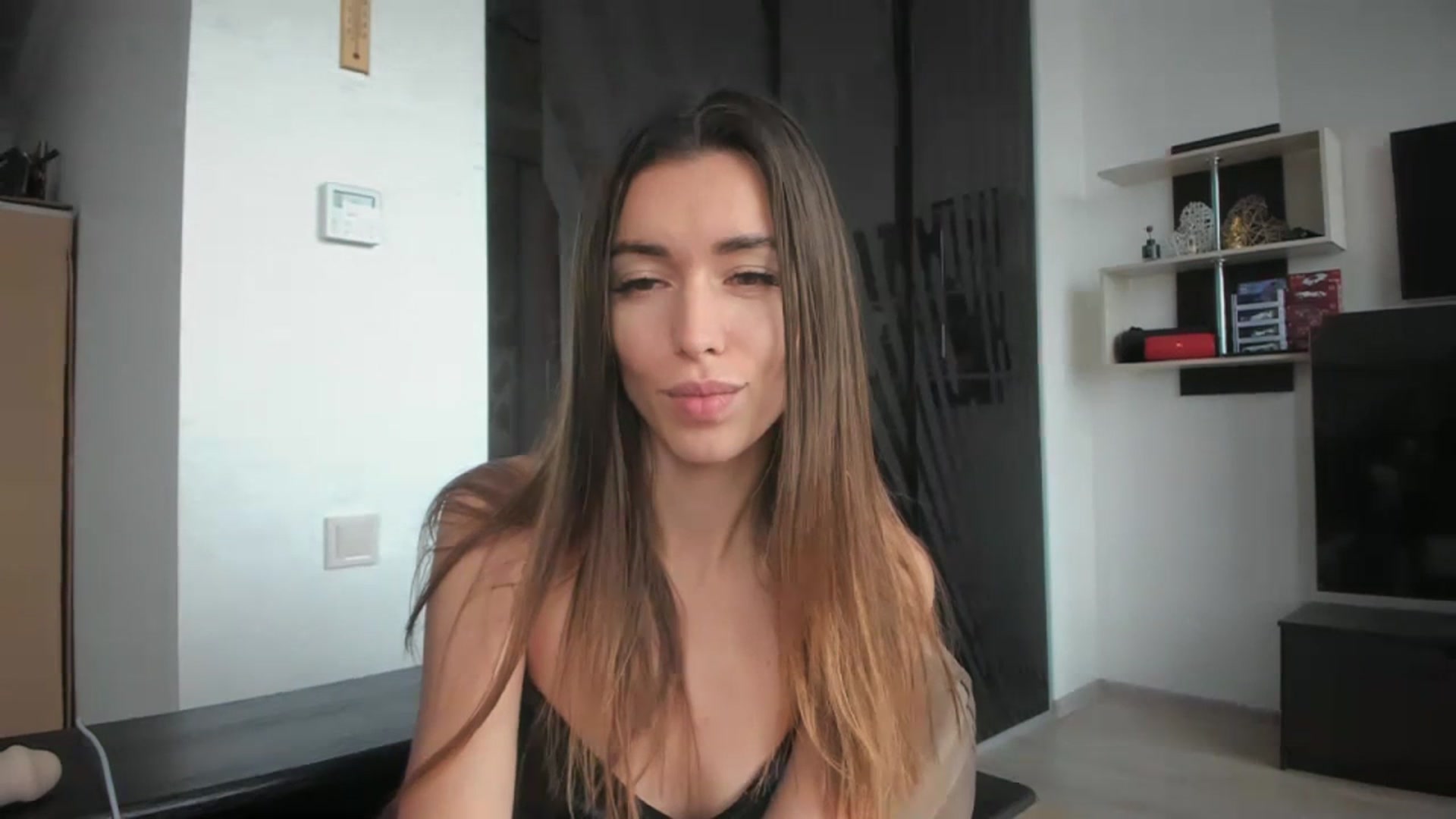 Gallery image thumbnail from Onekiss1's myfreecams stream on, 11/18/2023, 09:19 image 18 of 20