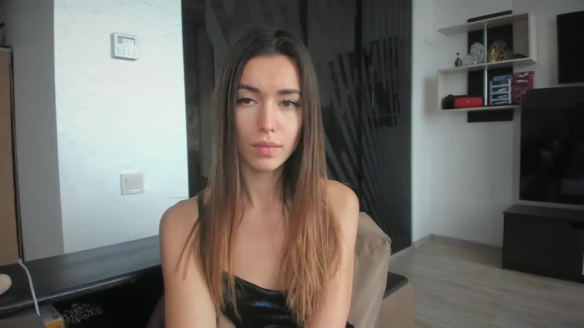 Gallery image thumbnail from Onekiss1's myfreecams stream on, 11/18/2023, 09:19 image 2 of 20