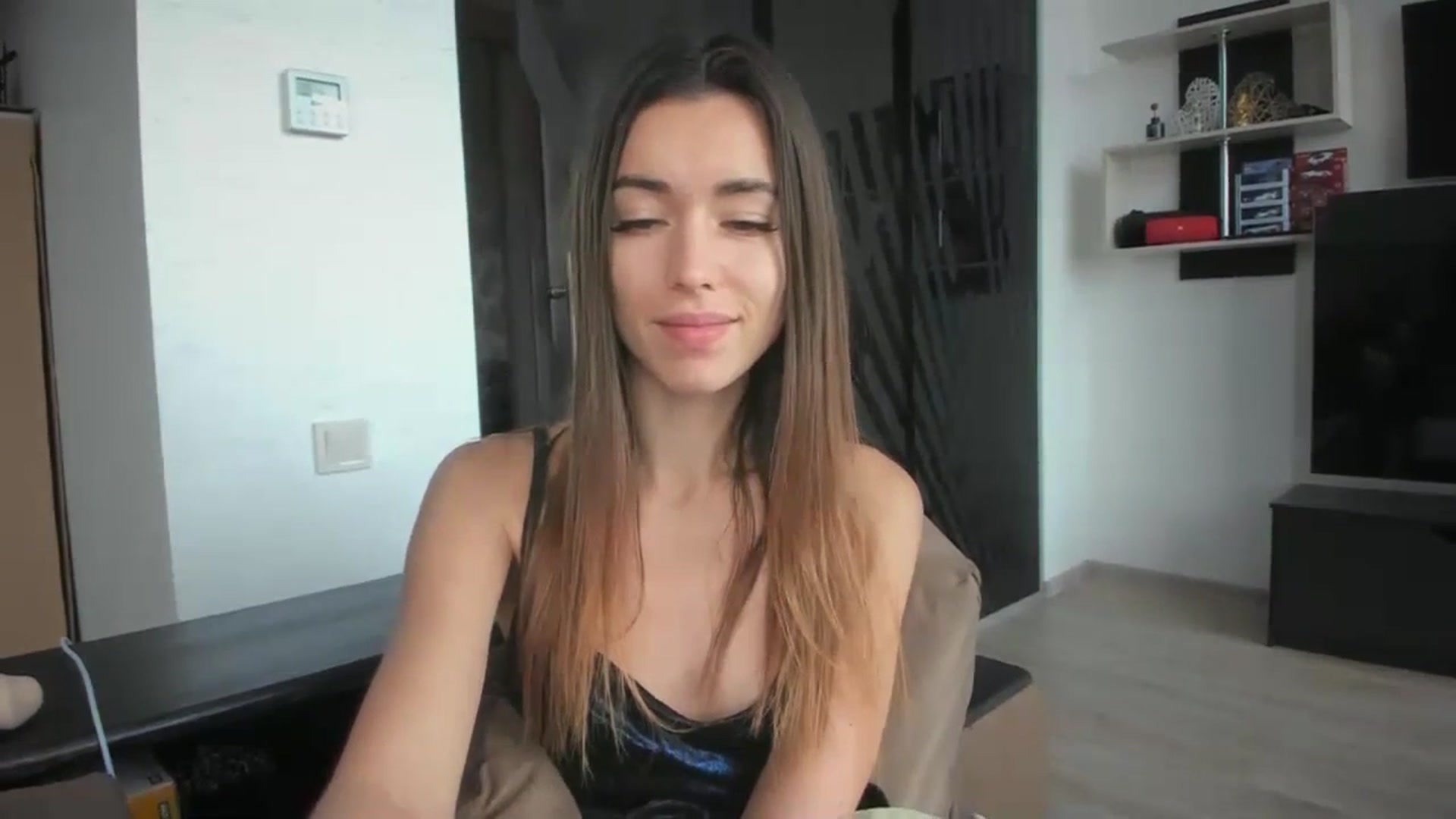 Gallery image thumbnail from Onekiss1's myfreecams stream on, 11/18/2023, 09:19 image 13 of 20