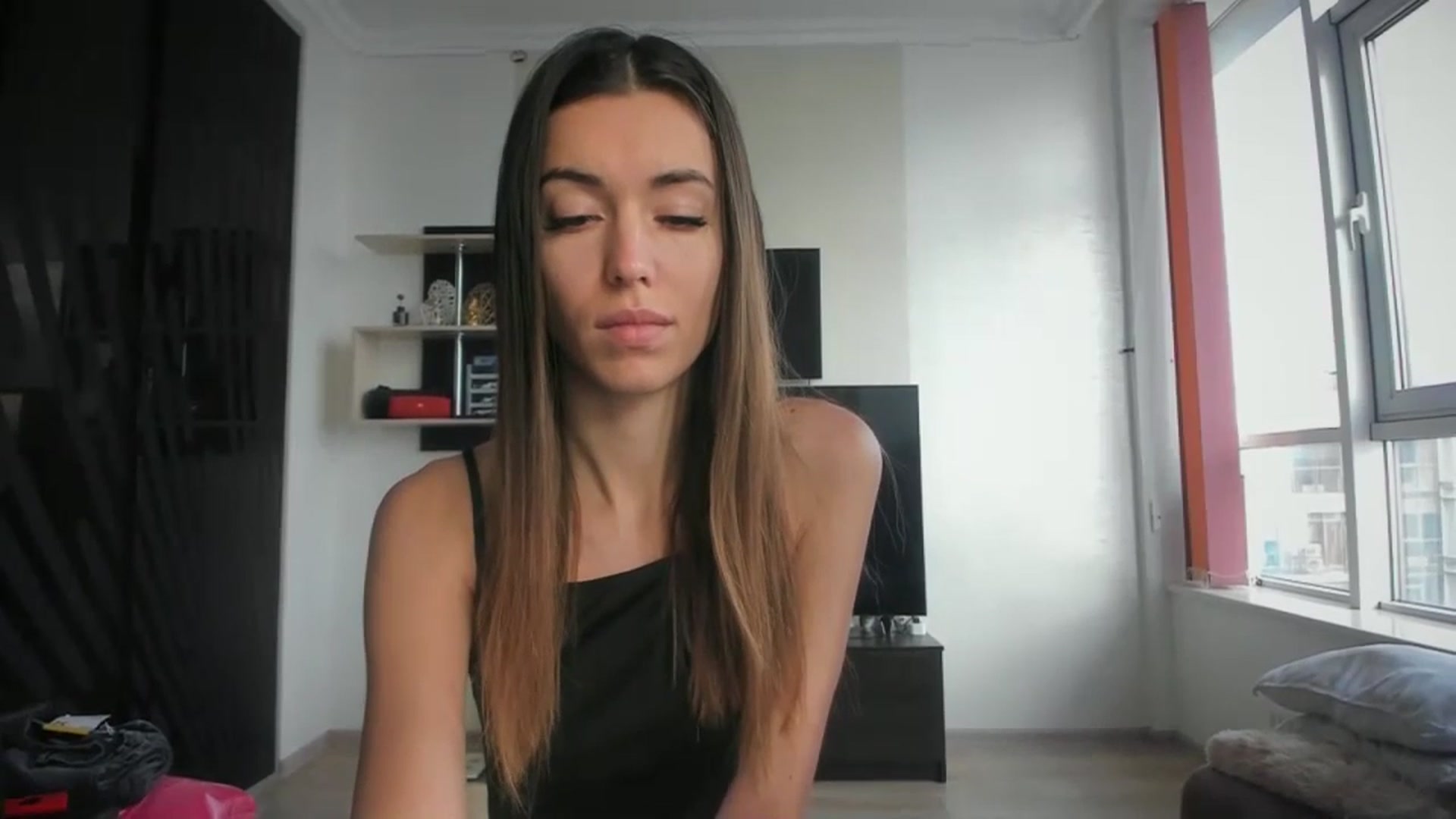 Gallery image thumbnail from Onekiss1's myfreecams stream on, 11/21/2023, 07:09 image 12 of 20