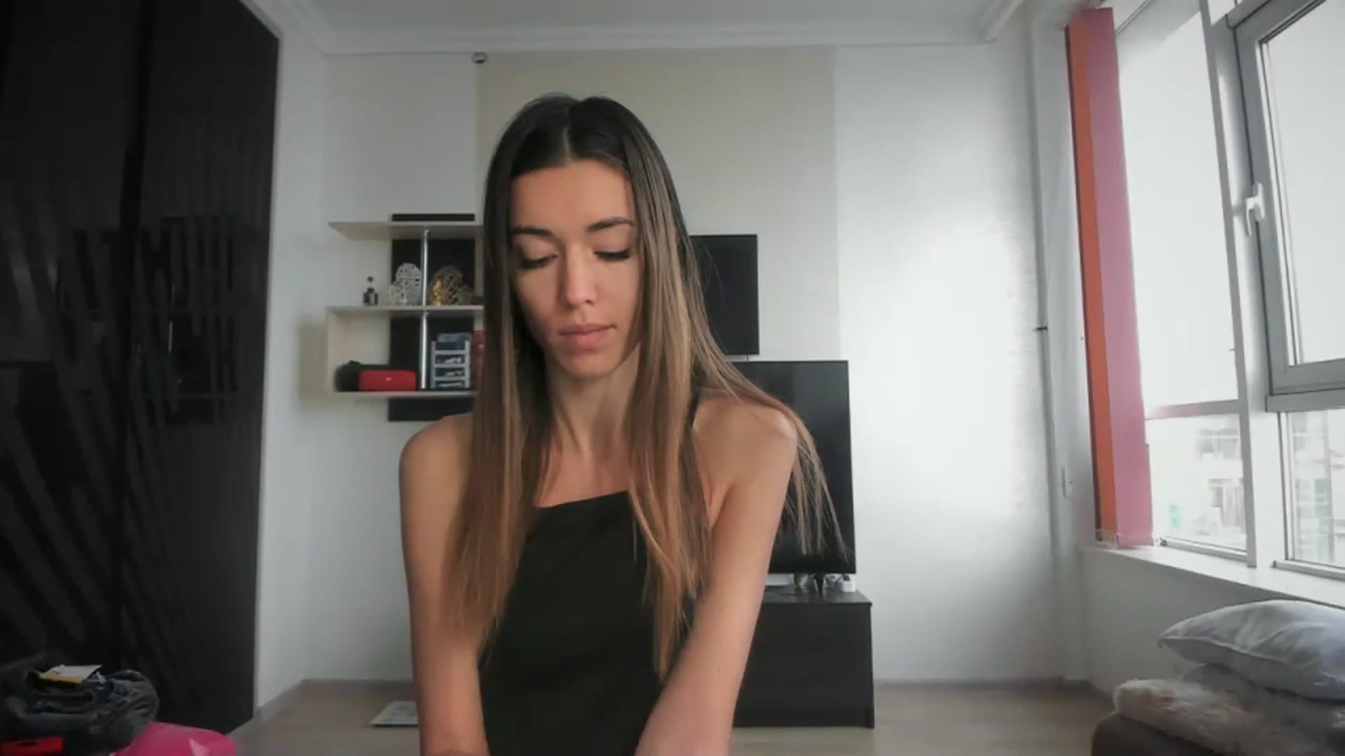 Gallery image thumbnail from Onekiss1's myfreecams stream on, 11/21/2023, 07:09 image 2 of 20