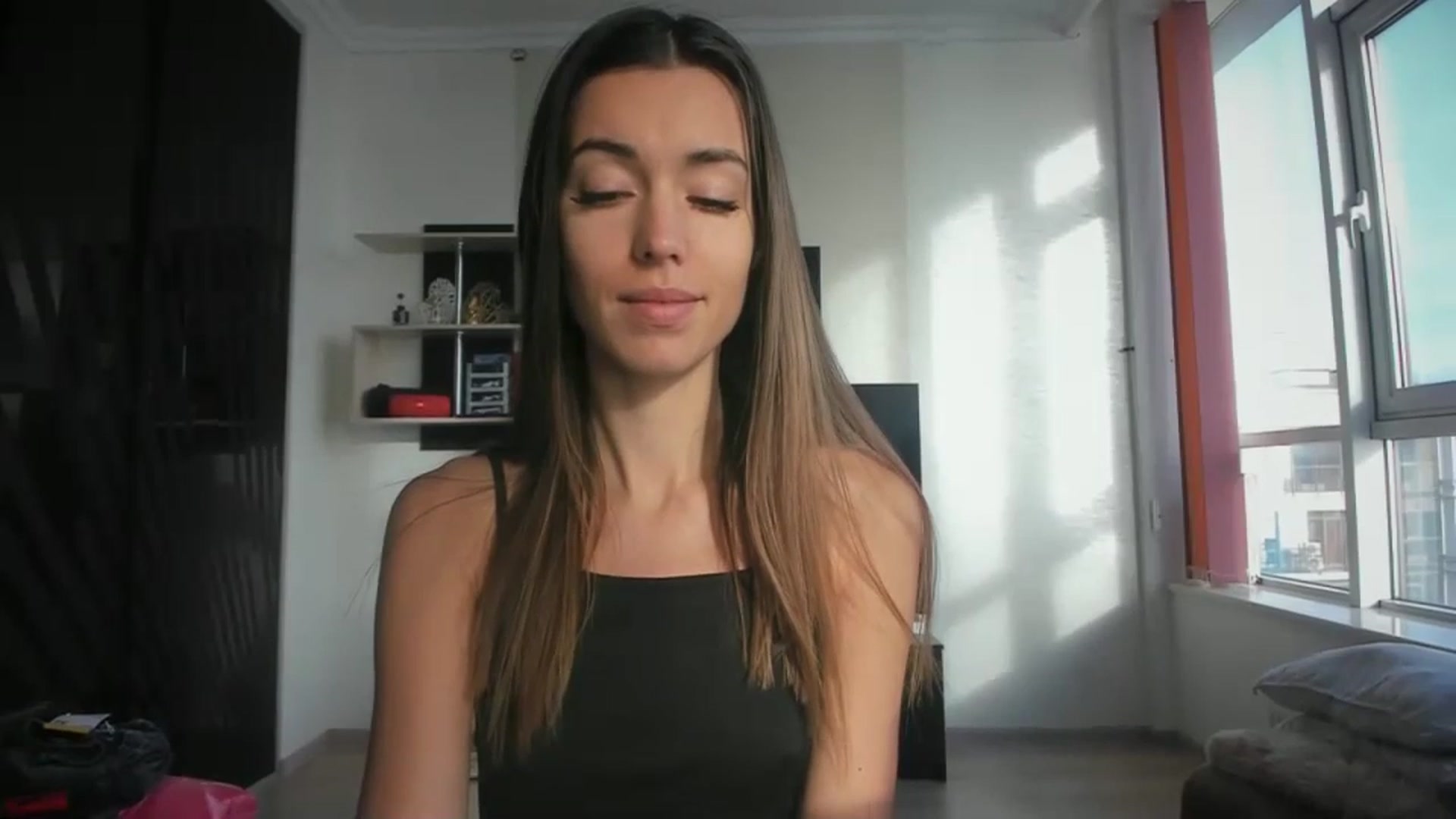 Gallery image thumbnail from Onekiss1's myfreecams stream on, 11/21/2023, 07:09 image 16 of 20