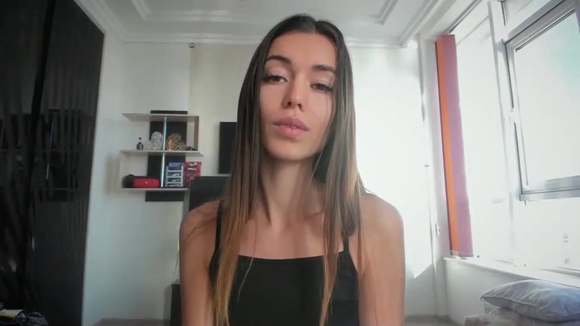 Gallery image thumbnail from Onekiss1's myfreecams stream on, 11/21/2023, 07:28 image 10 of 20