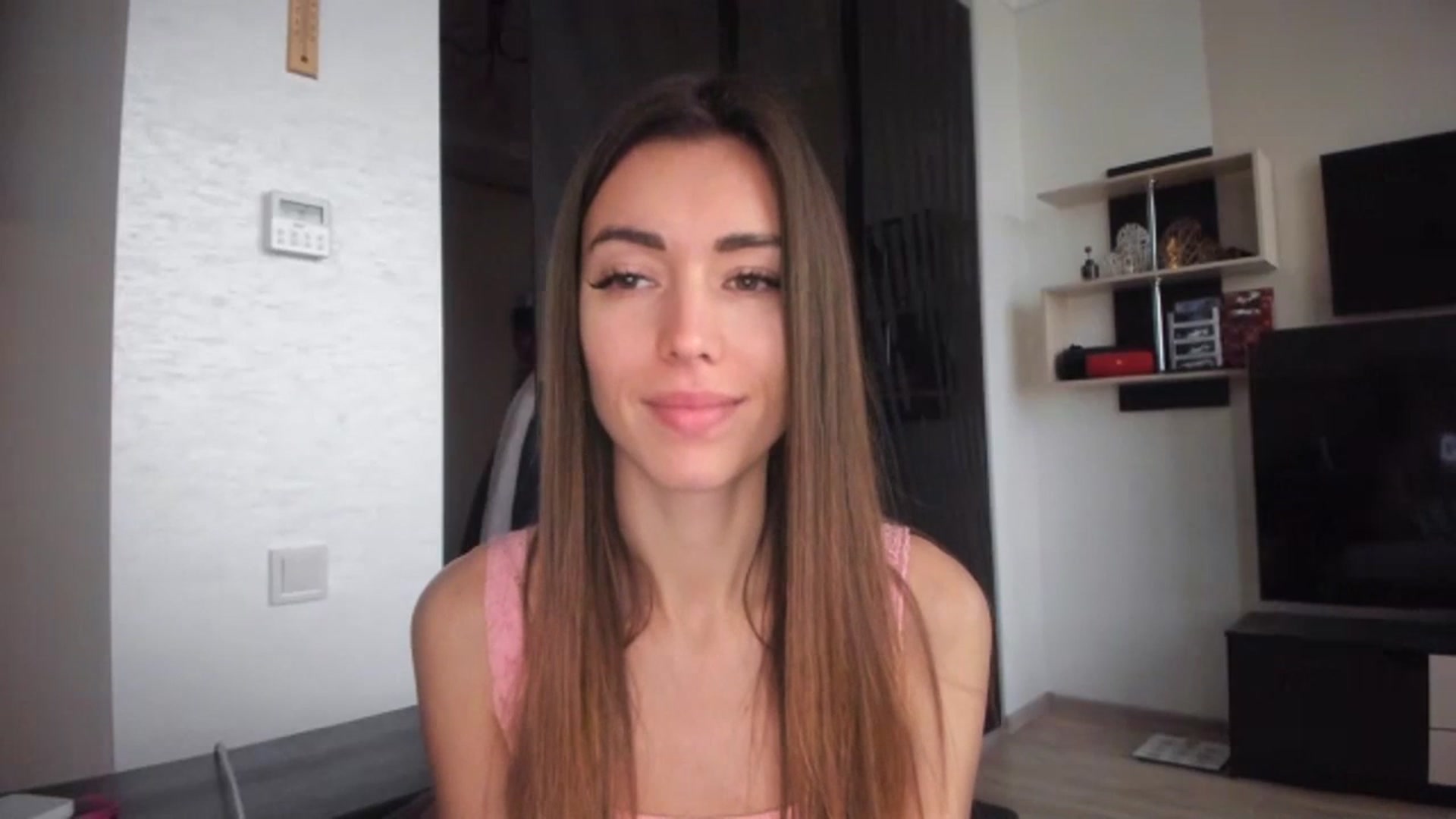 Gallery image thumbnail from Onekiss1's myfreecams stream on, 11/22/2023, 07:38 image 18 of 20