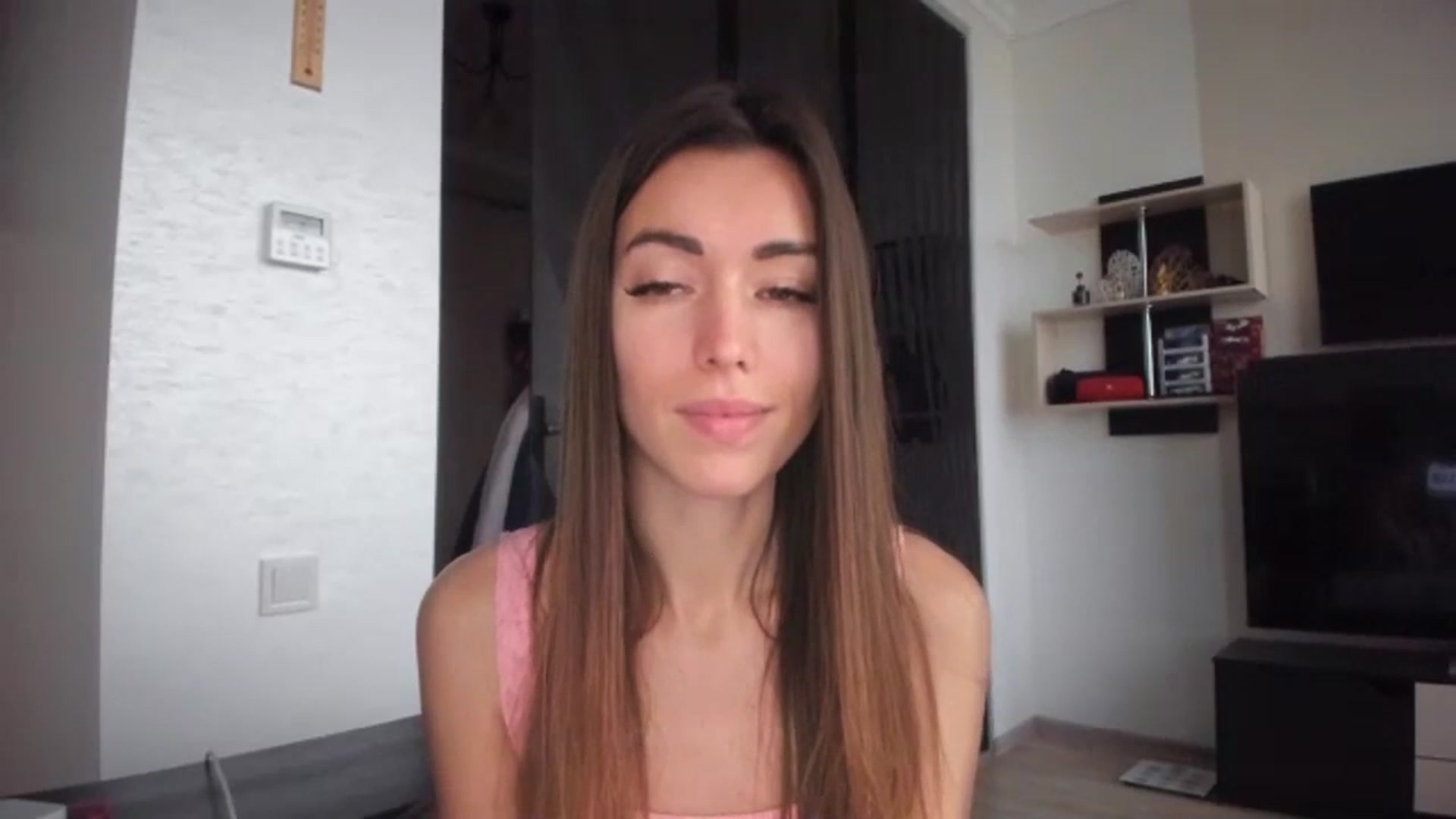 Gallery image thumbnail from Onekiss1's myfreecams stream on, 11/22/2023, 07:38 image 16 of 20