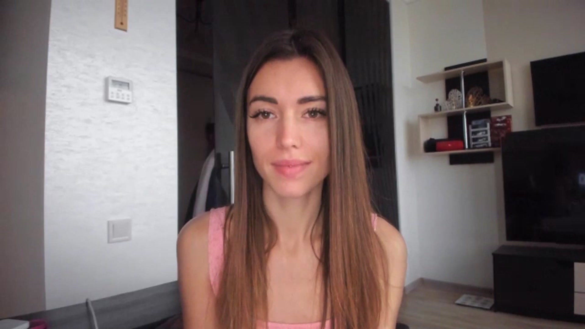 Gallery image thumbnail from Onekiss1's myfreecams stream on, 11/22/2023, 07:38 image 19 of 20