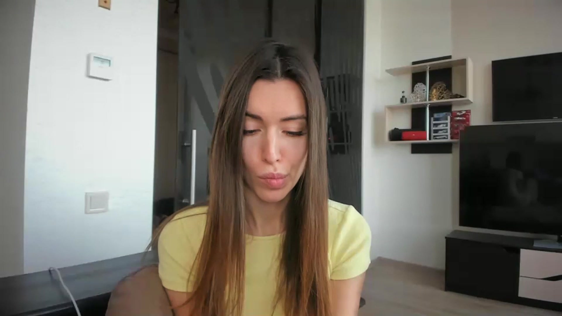 Gallery image thumbnail from Onekiss1's myfreecams stream on, 11/28/2023, 09:55 image 9 of 20
