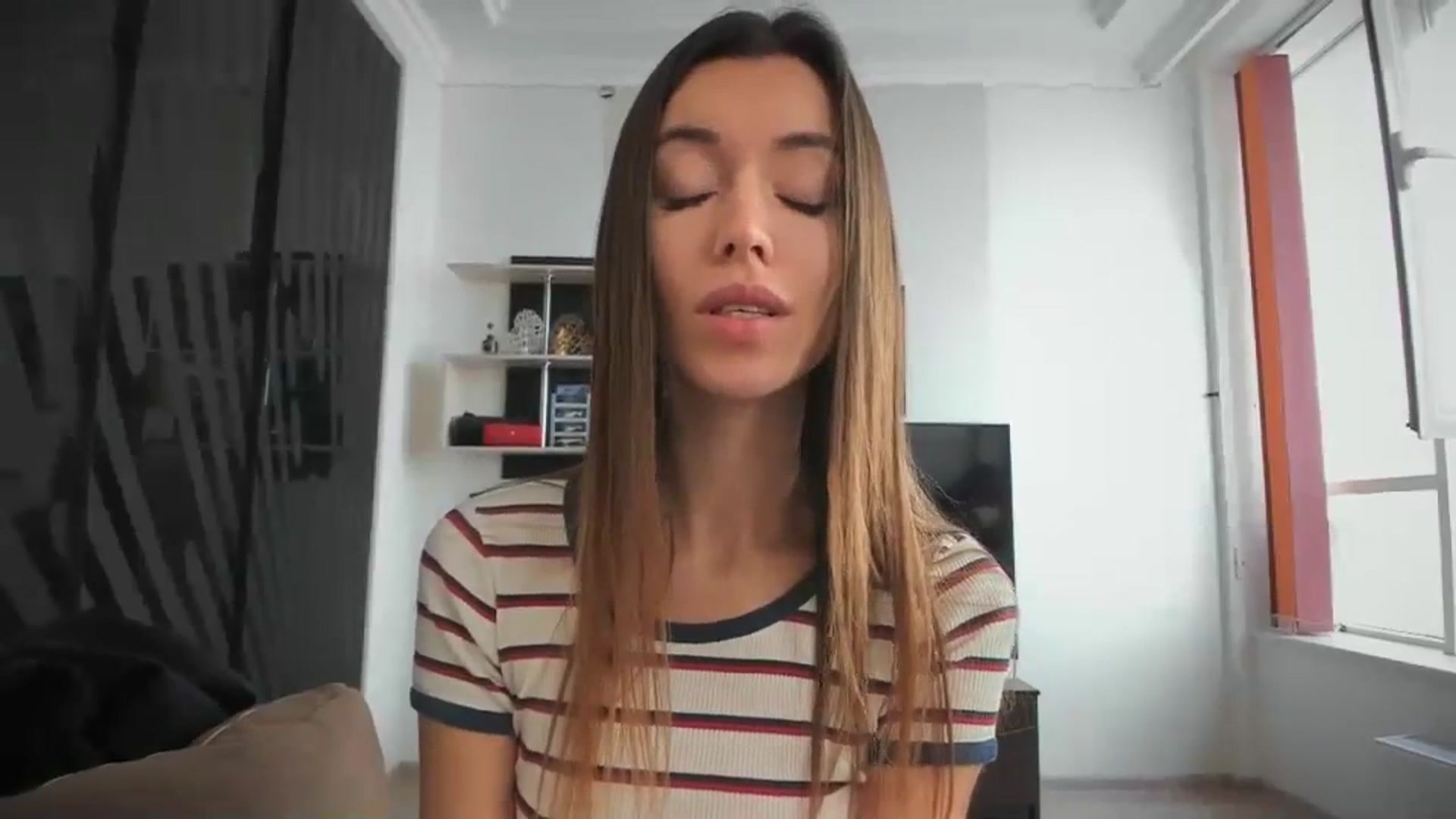 Gallery image thumbnail from Onekiss1's myfreecams stream on, 12/02/2023, 09:34 image 18 of 20