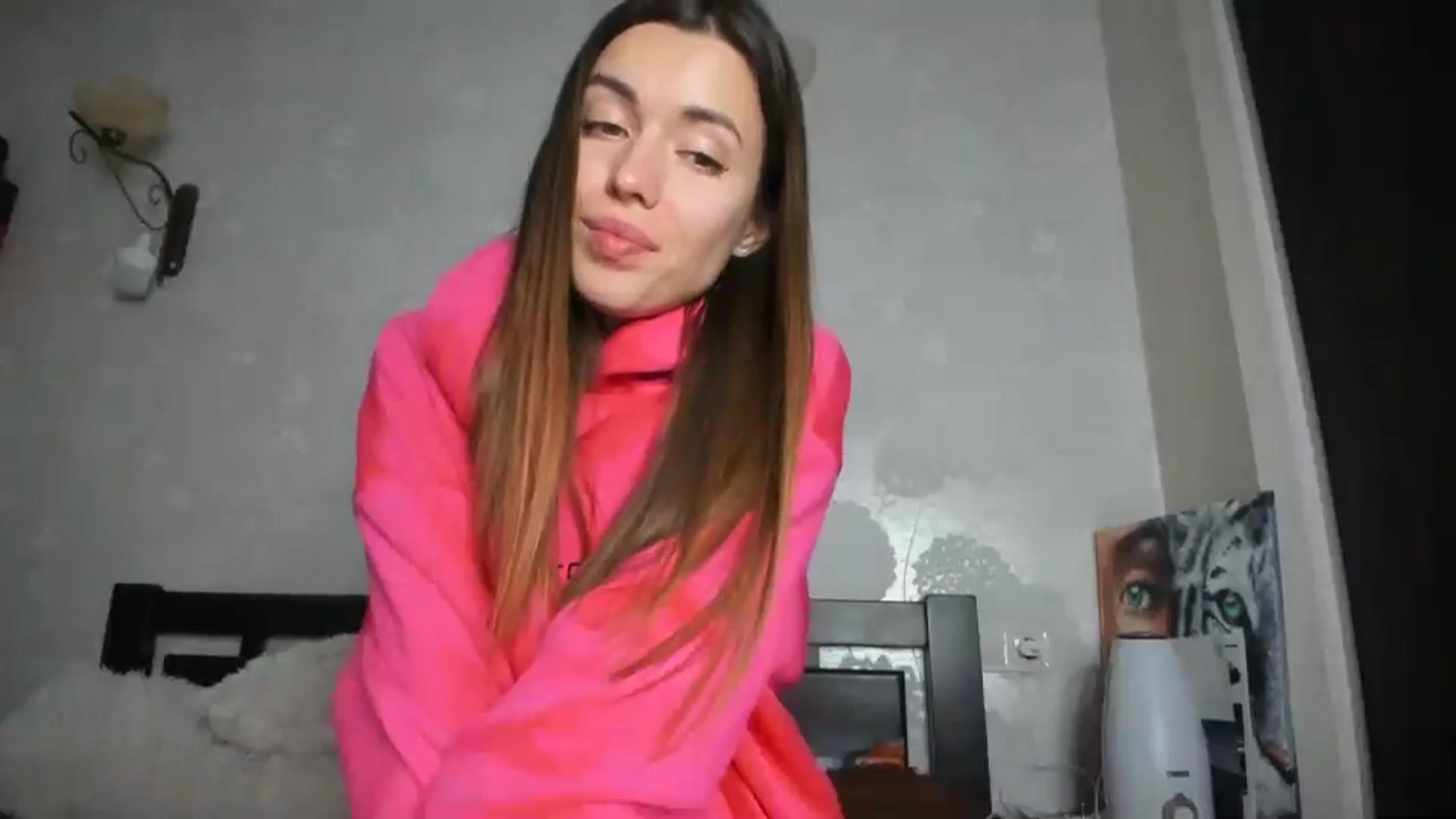 Gallery image thumbnail from Onekiss1's myfreecams stream on, 12/02/2023, 18:54 image 15 of 20