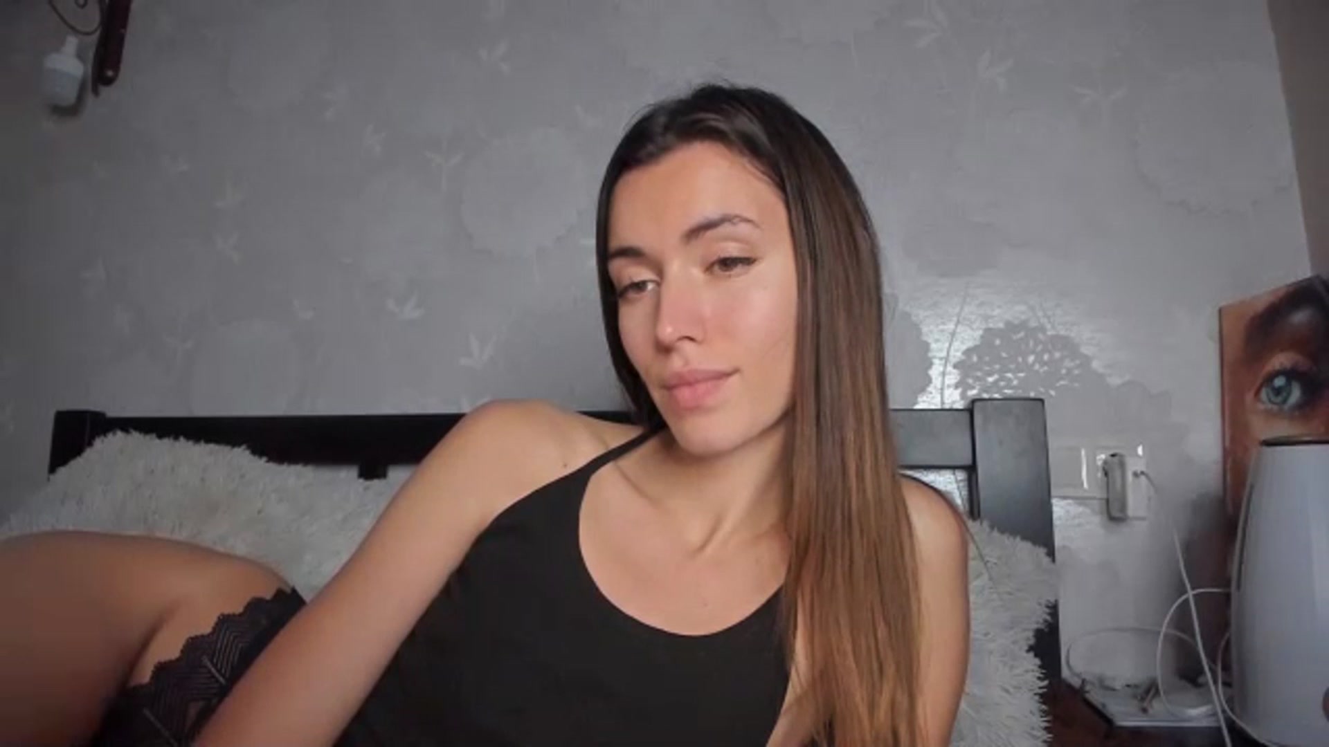 Gallery image thumbnail from Onekiss1's myfreecams stream on, 12/03/2023, 17:19 image 2 of 20