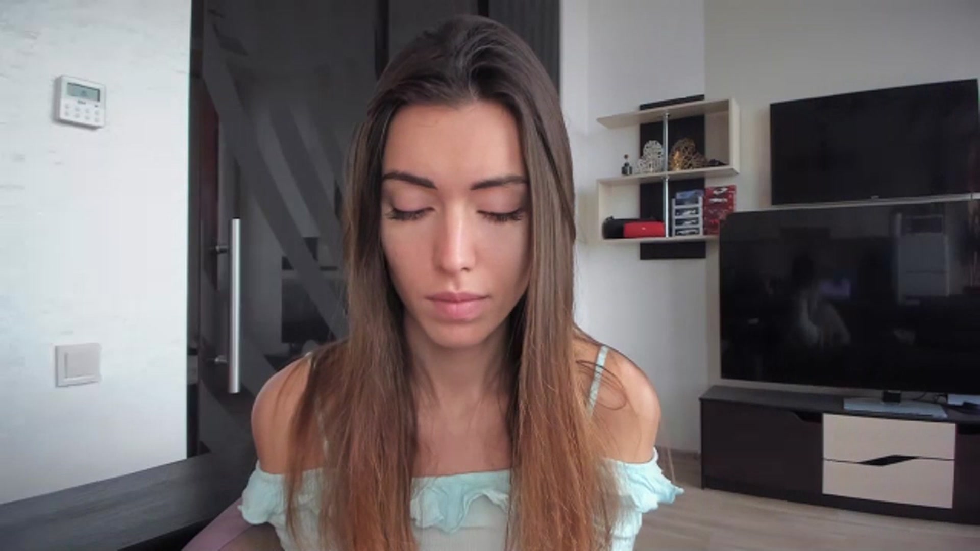 Gallery image thumbnail from Onekiss1's myfreecams stream on, 12/05/2023, 08:54 image 15 of 20