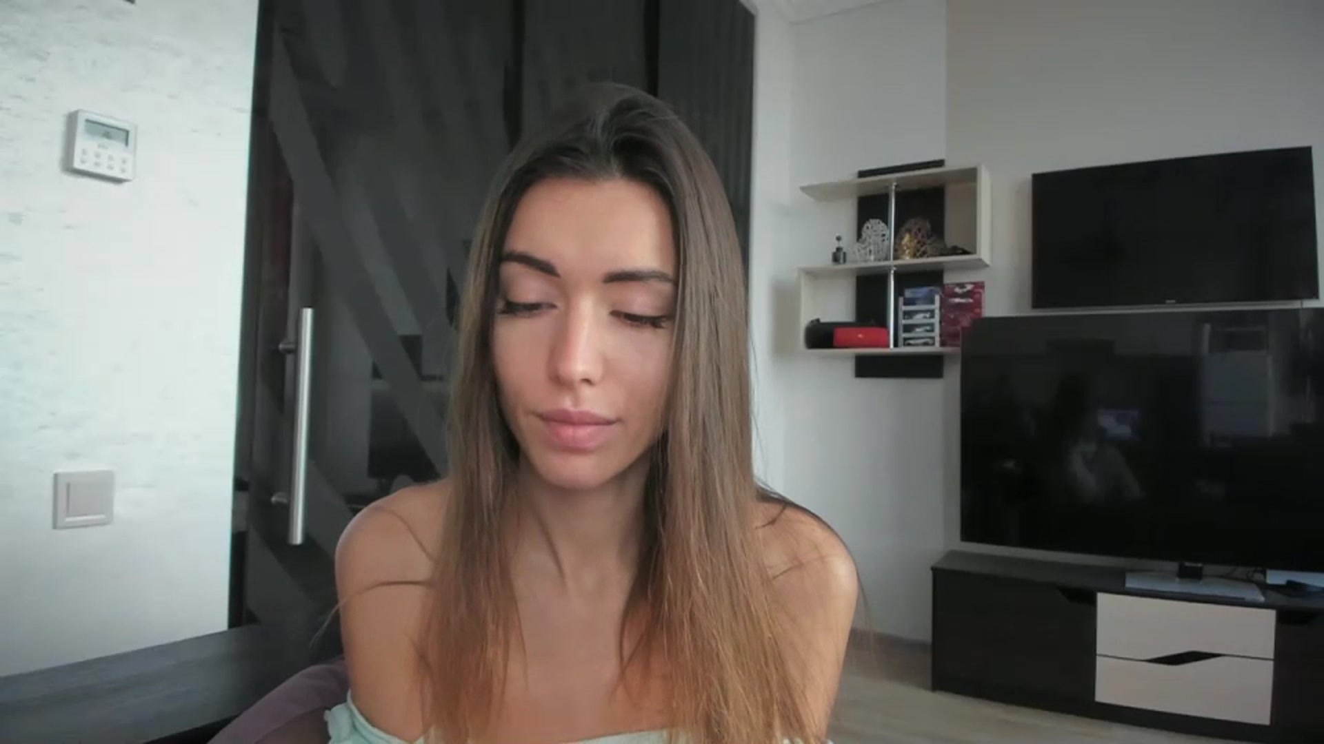 Gallery image thumbnail from Onekiss1's myfreecams stream on, 12/05/2023, 10:17 image 4 of 20