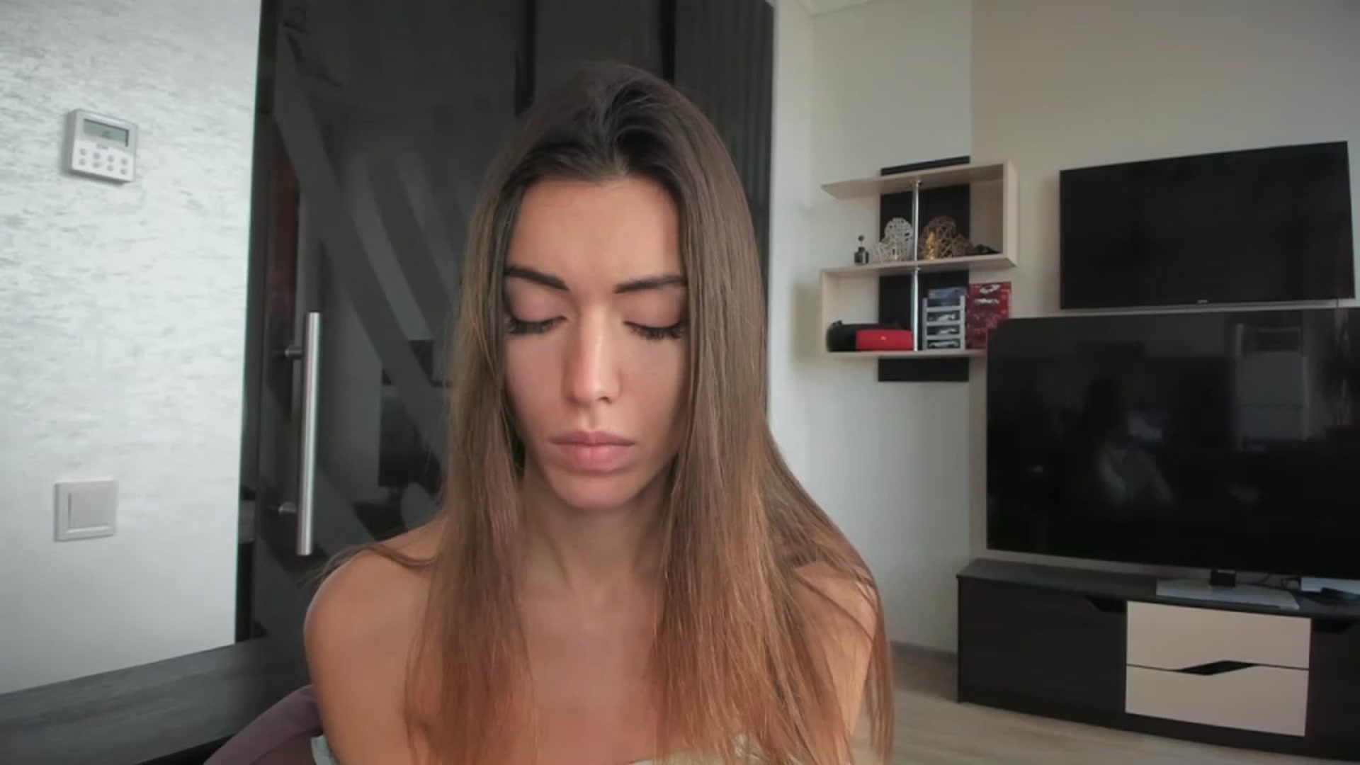 Gallery image thumbnail from Onekiss1's myfreecams stream on, 12/05/2023, 10:17 image 1 of 20