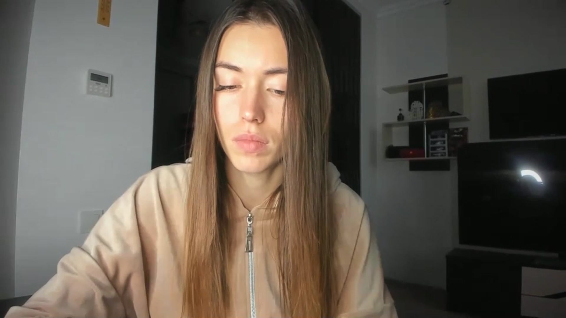 Gallery image thumbnail from Onekiss1's myfreecams stream on, 12/05/2023, 14:42 image 2 of 20
