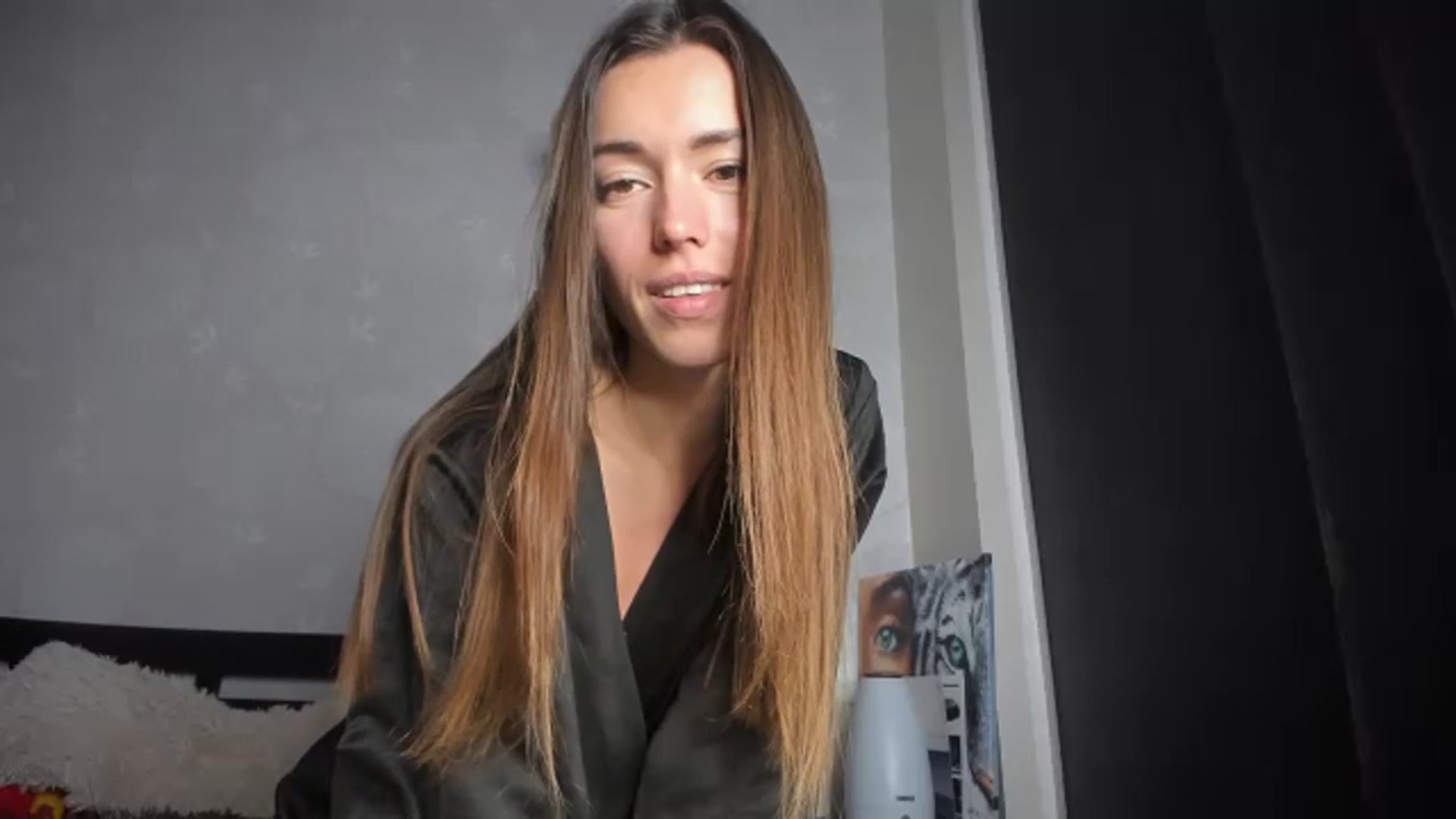 Gallery image thumbnail from Onekiss1's myfreecams stream on, 12/05/2023, 15:21 image 16 of 20
