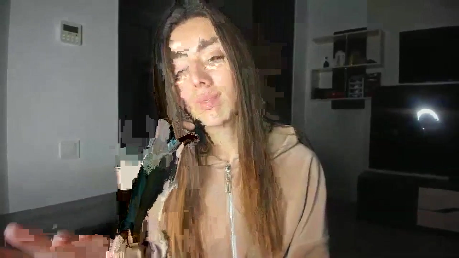 Gallery image thumbnail from Onekiss1's myfreecams stream on, 12/05/2023, 15:21 image 8 of 20