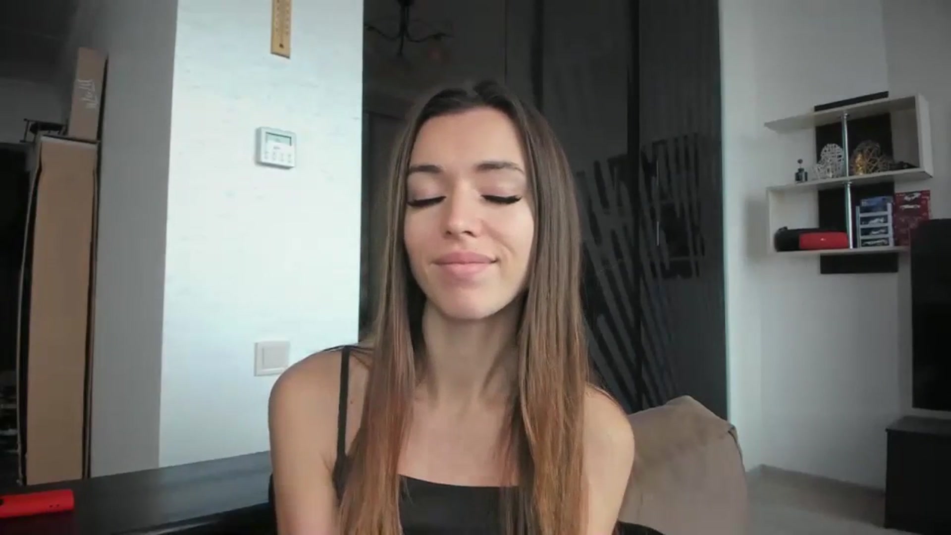 Gallery image thumbnail from Onekiss1's myfreecams stream on, 12/06/2023, 12:23 image 2 of 20