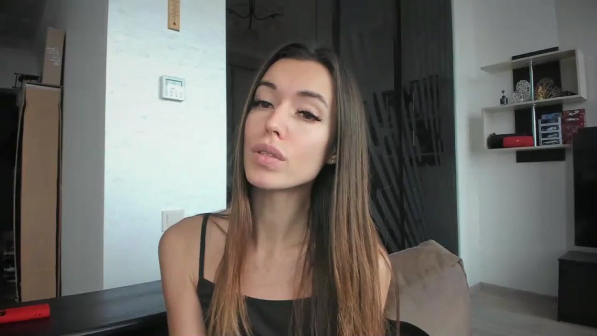 Gallery image thumbnail from Onekiss1's myfreecams stream on, 12/06/2023, 12:23 image 3 of 20