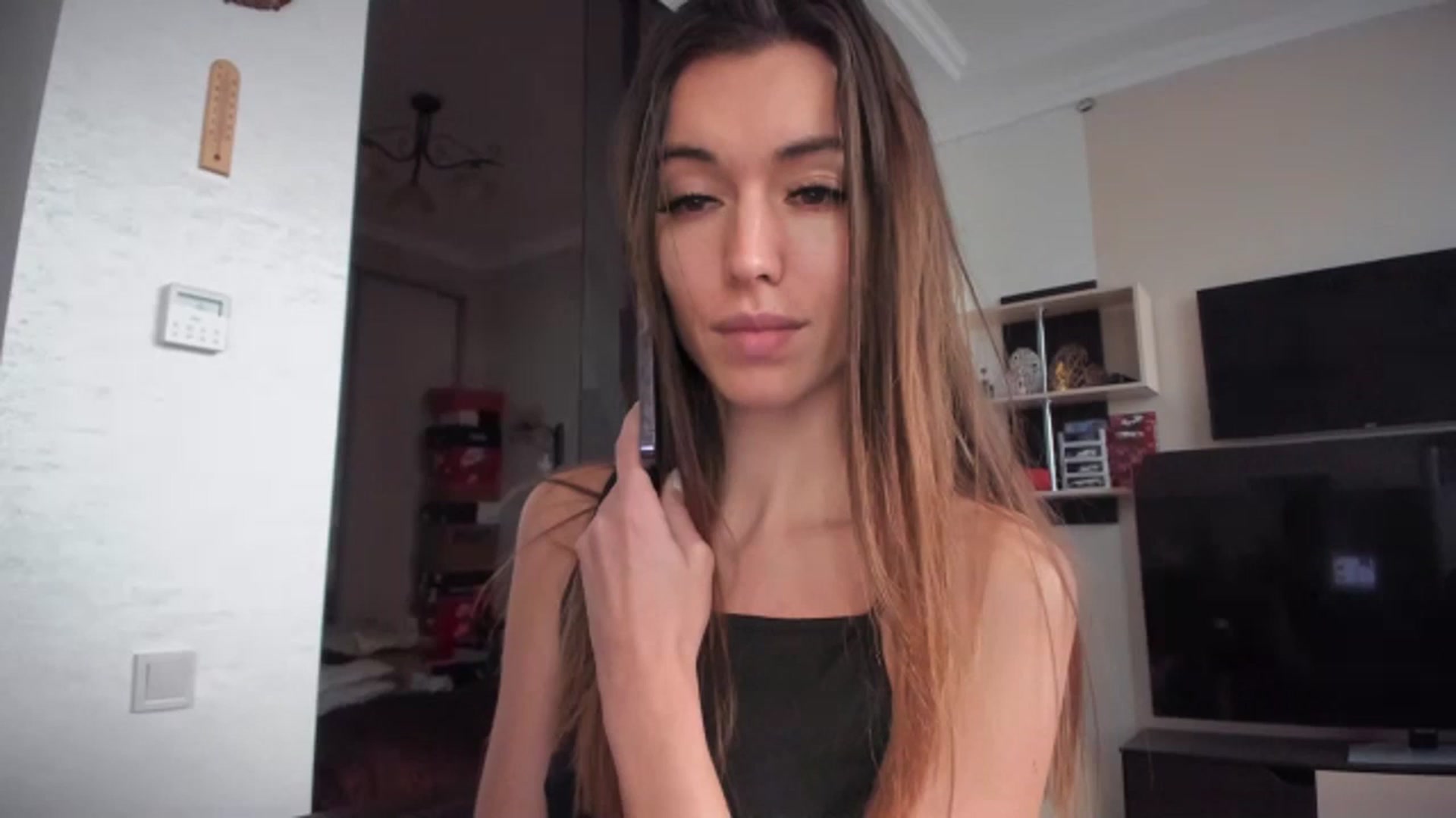 Gallery image thumbnail from Onekiss1's myfreecams stream on, 12/06/2023, 13:29 image 15 of 20