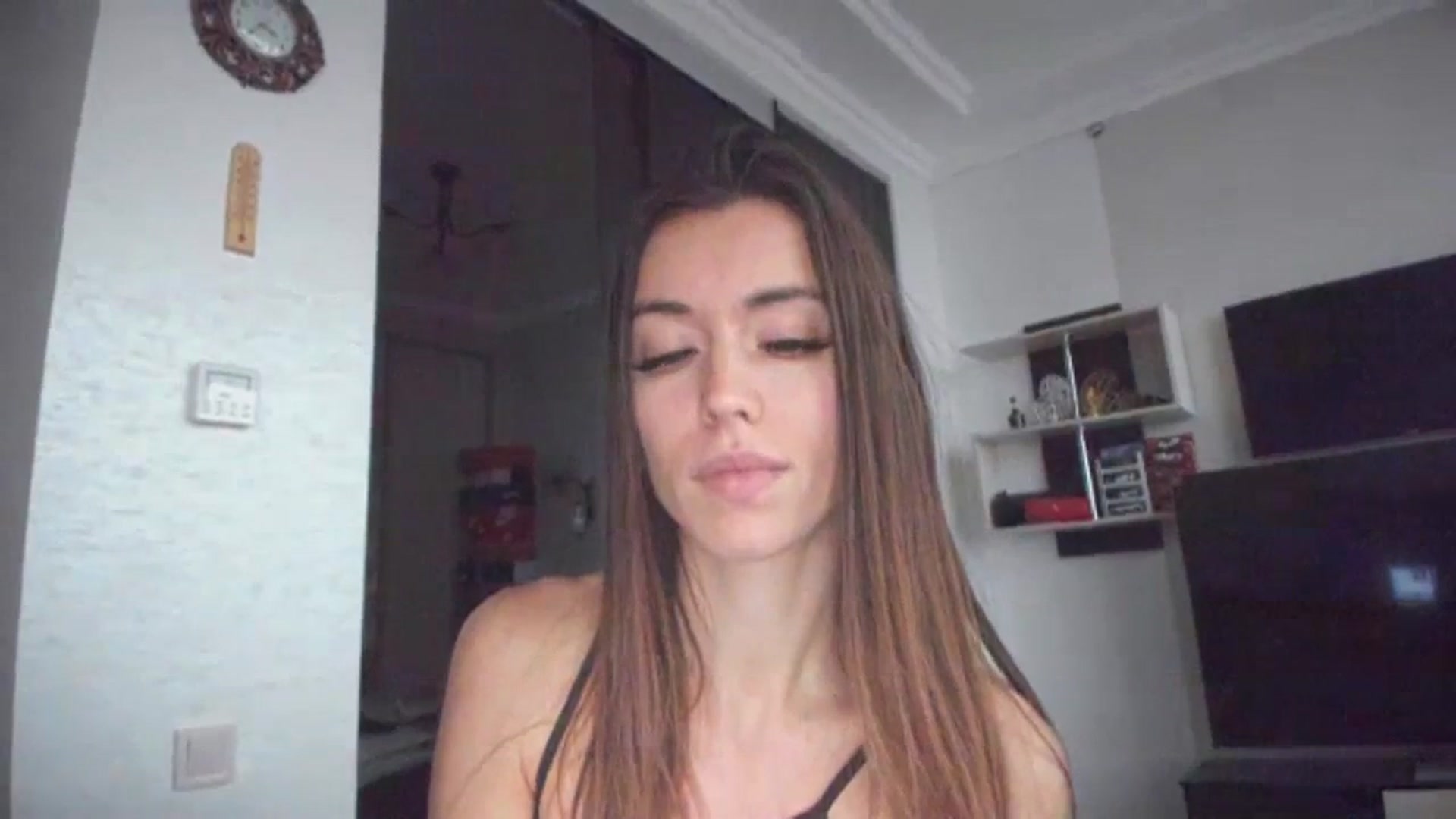 Gallery image thumbnail from Onekiss1's myfreecams stream on, 12/06/2023, 13:57 image 6 of 20