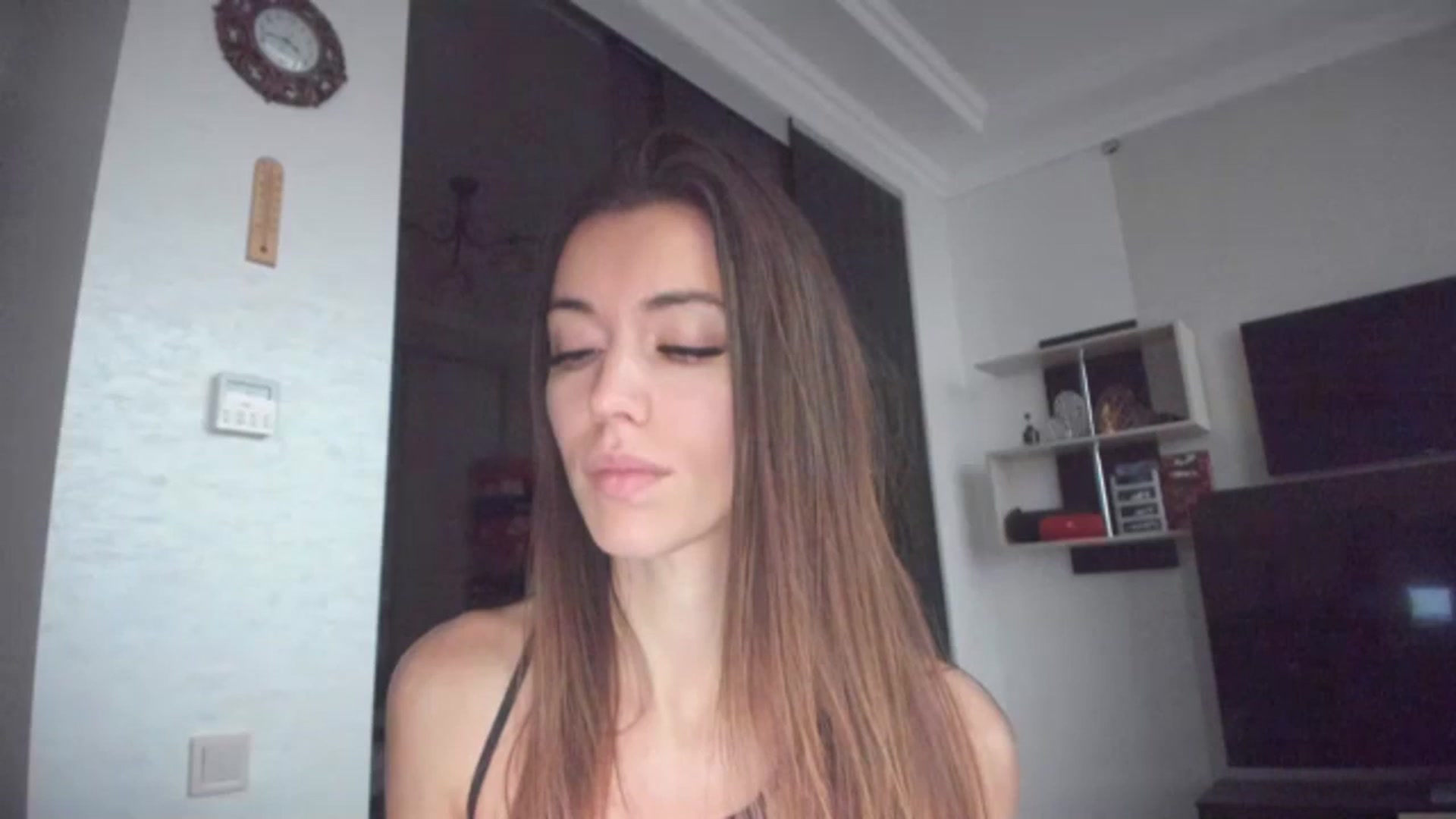 Gallery image thumbnail from Onekiss1's myfreecams stream on, 12/06/2023, 13:57 image 16 of 20