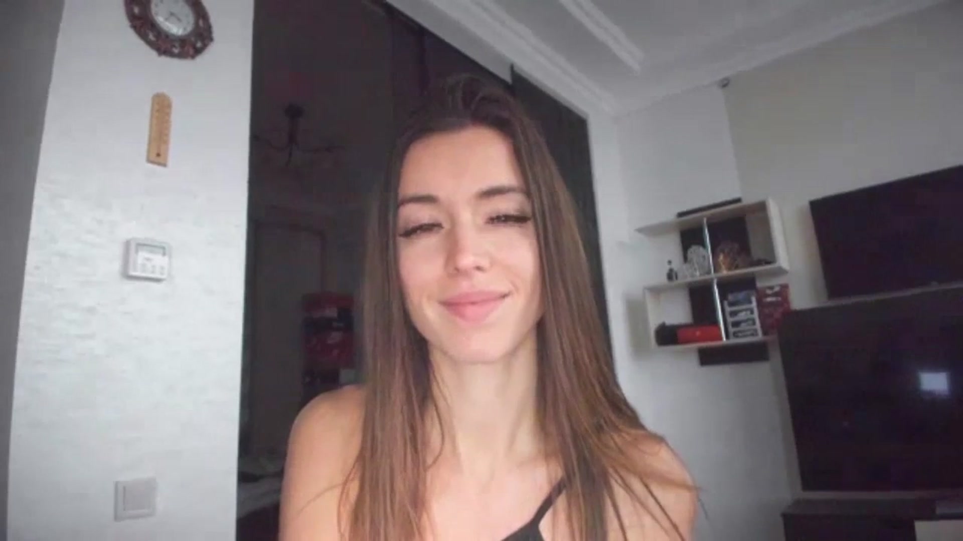 Gallery image thumbnail from Onekiss1's myfreecams stream on, 12/06/2023, 13:57 image 4 of 20