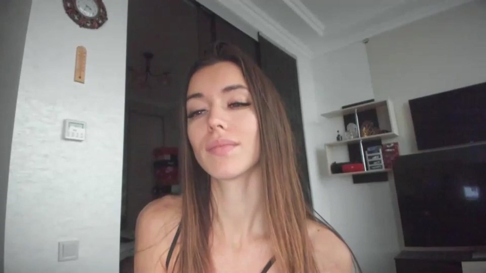 Gallery image thumbnail from Onekiss1's myfreecams stream on, 12/06/2023, 13:57 image 2 of 20