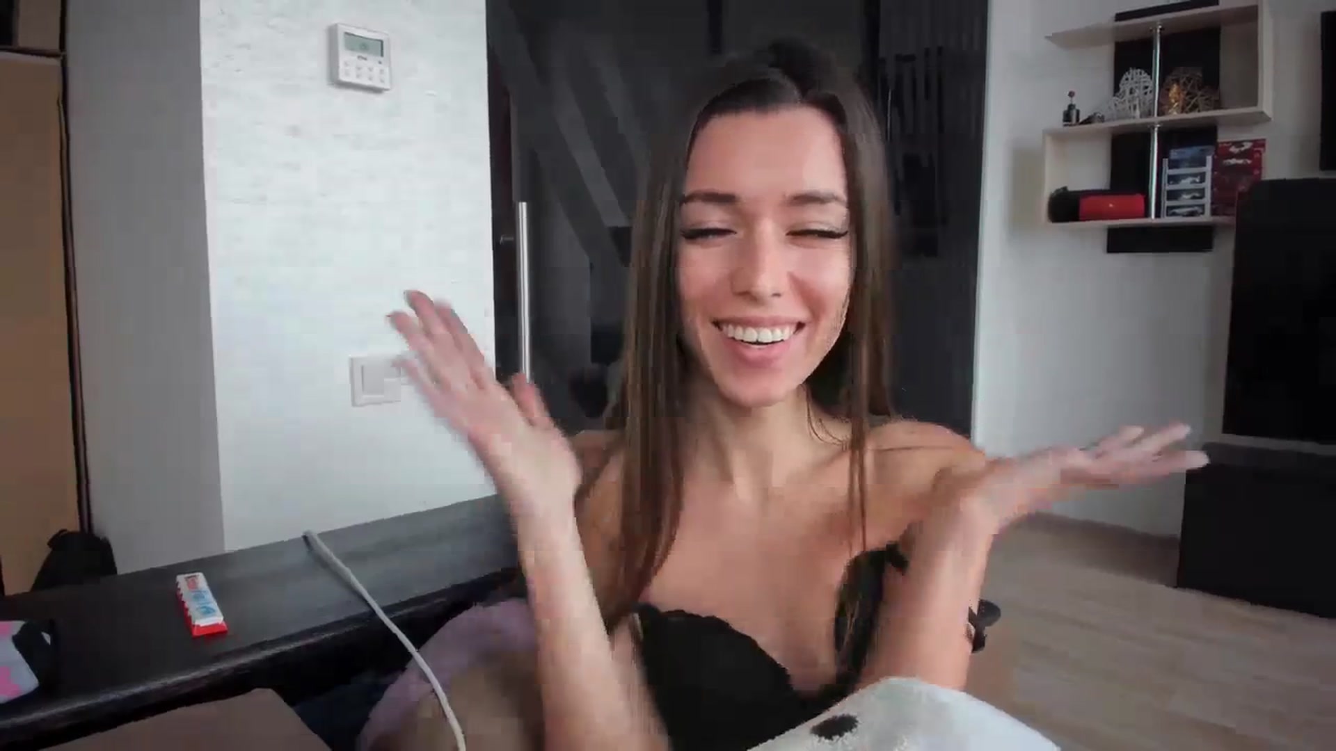 Gallery image thumbnail from Onekiss1's myfreecams stream on, 12/14/2023, 12:10 image 19 of 20