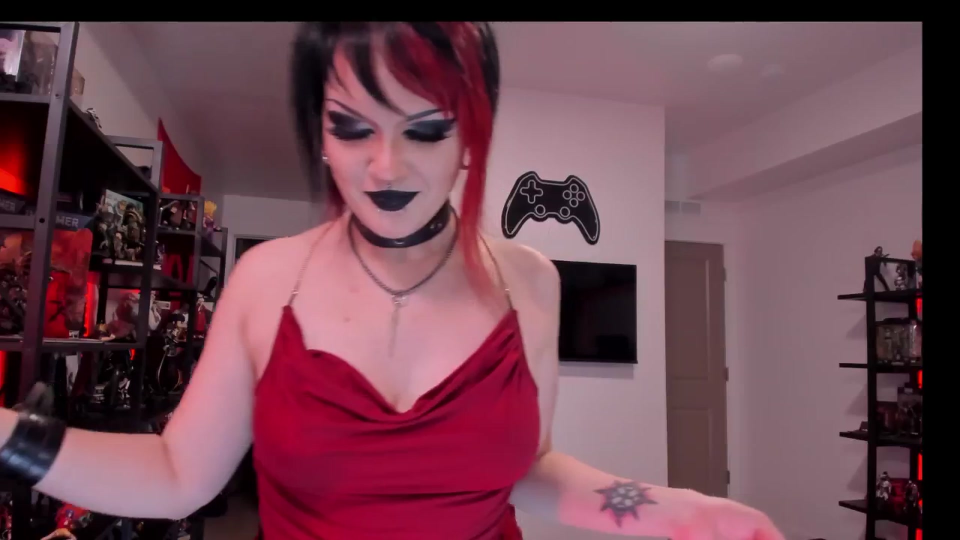 Gallery image thumbnail from Oneleeter's myfreecams stream on, 02/17/2026, 07:47 image 4 of 20