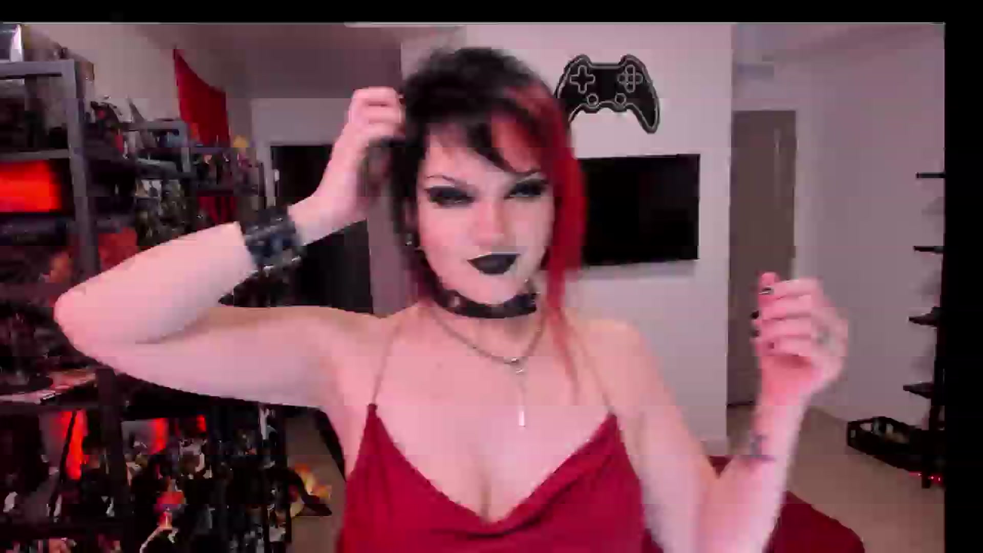 Gallery image thumbnail from Oneleeter's myfreecams stream on, 02/17/2026, 11:01 image 3 of 20