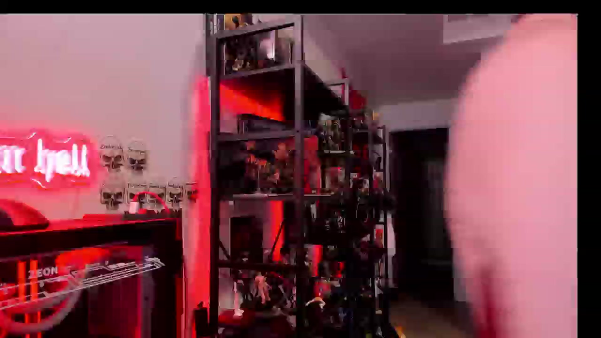 Gallery image thumbnail from Oneleeter's myfreecams stream on, 02/17/2026, 12:48 image 1 of 20