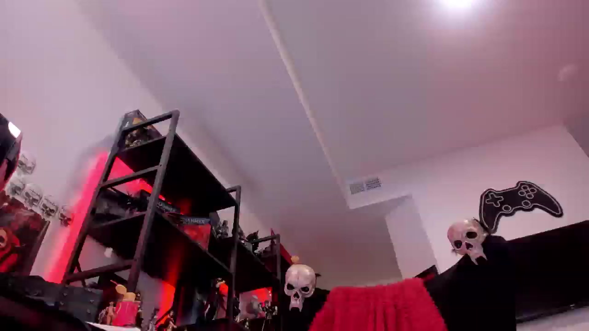 Gallery image thumbnail from Oneleeter's myfreecams stream on, 02/17/2026, 16:14 image 18 of 20