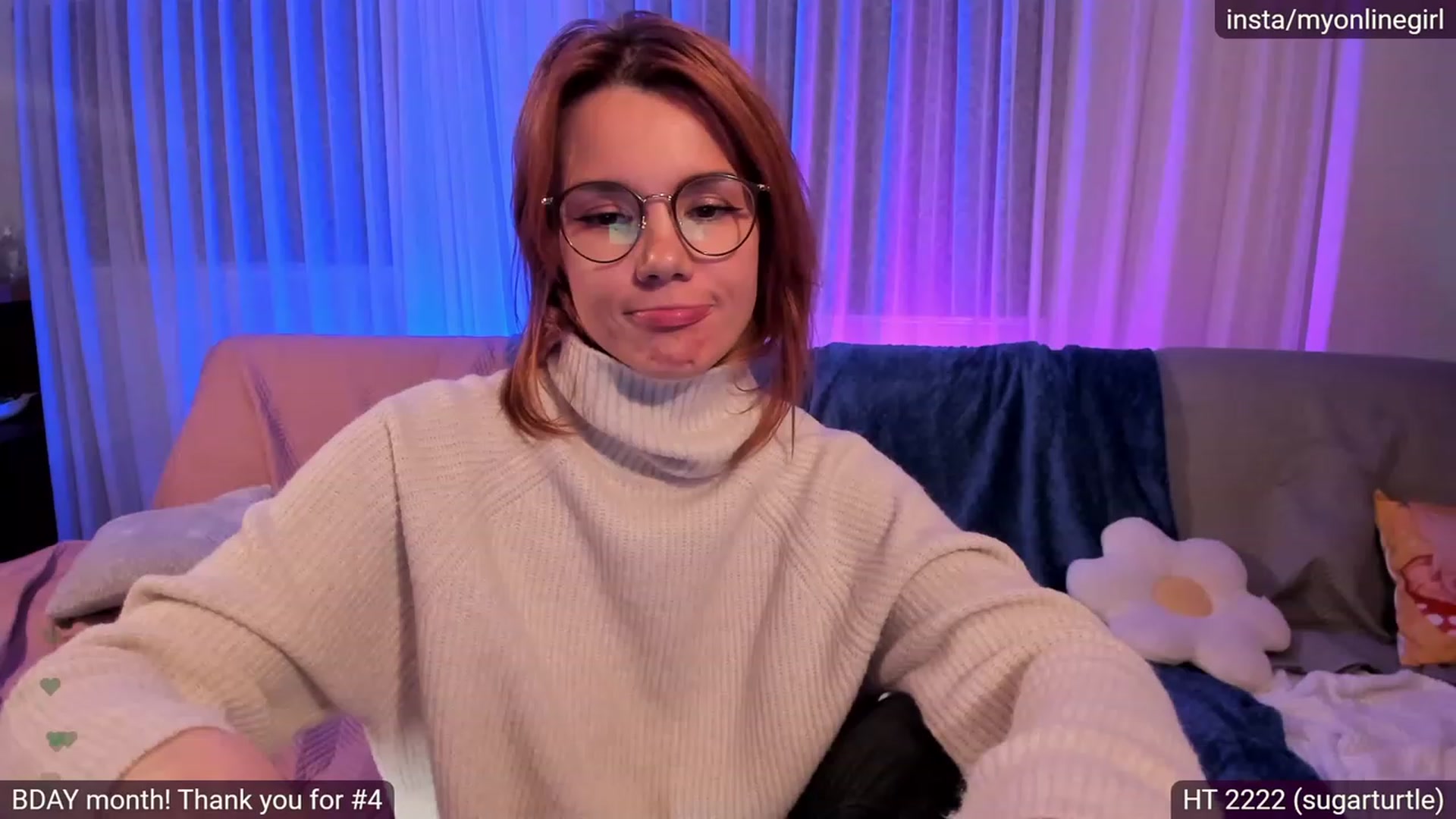 Gallery image thumbnail from OnlineGirl_'s myfreecams stream on, 11/20/2022, 24:28 image 12 of 20