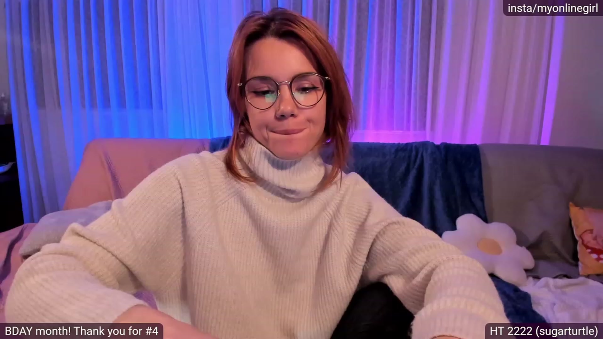 Gallery image thumbnail from OnlineGirl_'s myfreecams stream on, 11/20/2022, 24:28 image 11 of 20