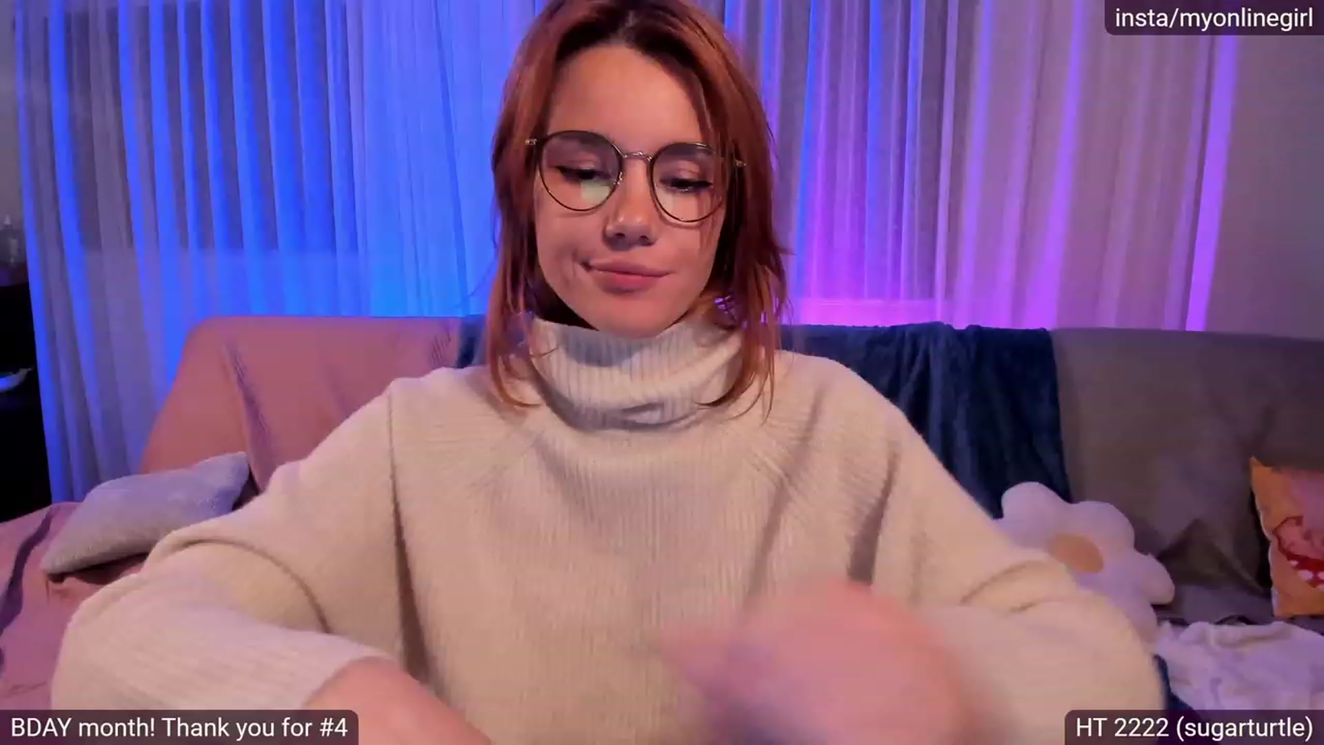 Gallery image thumbnail from OnlineGirl_'s myfreecams stream on, 11/20/2022, 24:28 image 10 of 20