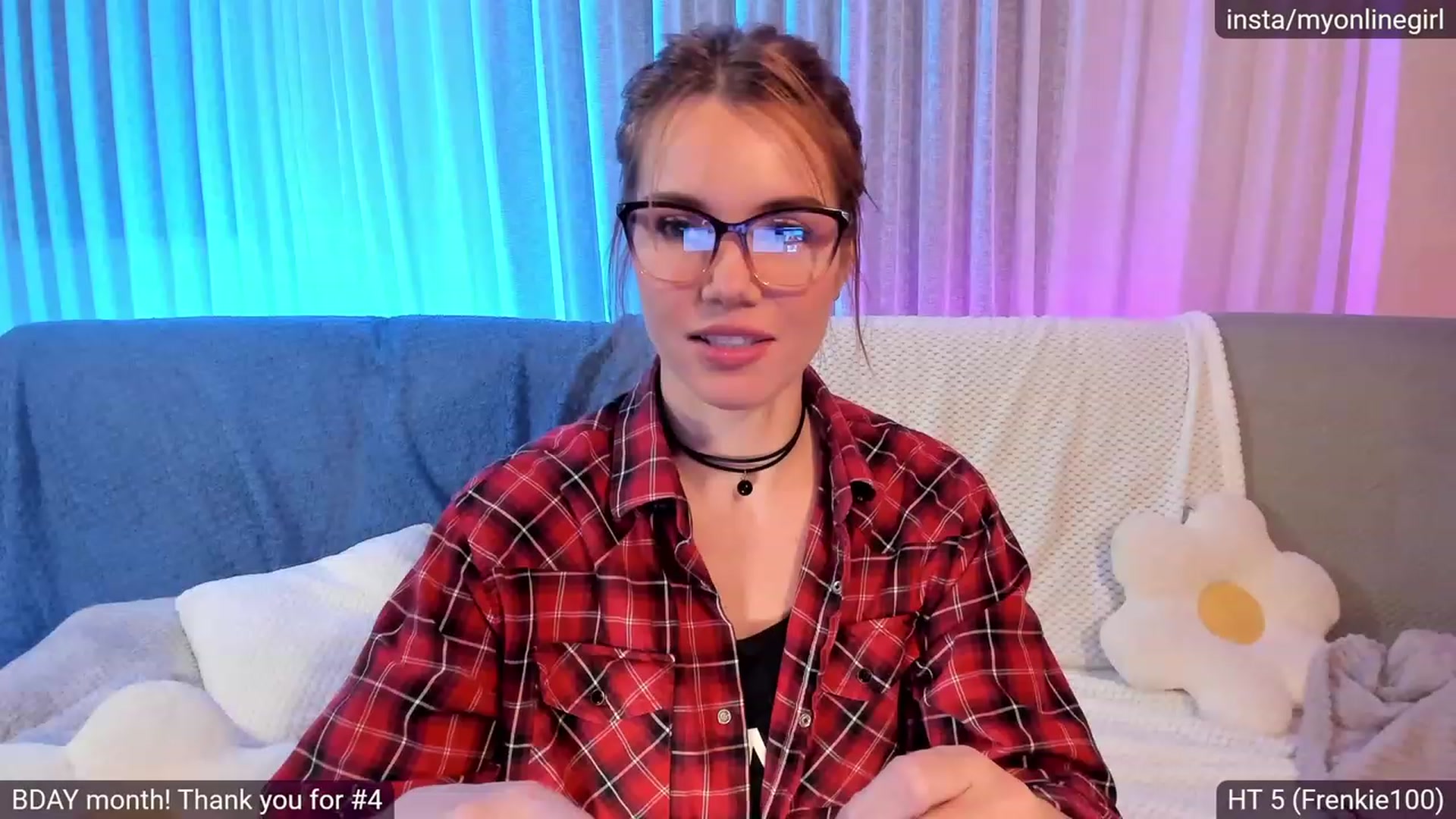 Gallery image thumbnail from OnlineGirl_'s myfreecams stream on, 11/21/2022, 22:10 image 1 of 20