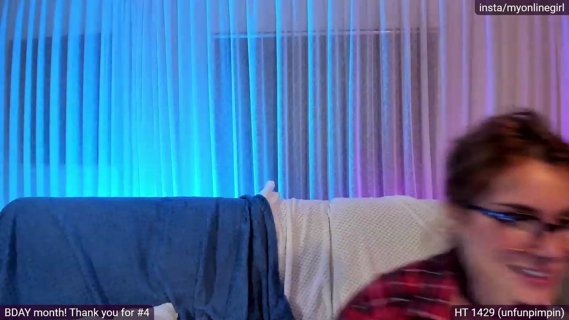 Gallery image thumbnail from OnlineGirl_'s myfreecams stream on, 11/21/2022, 22:10 image 11 of 20
