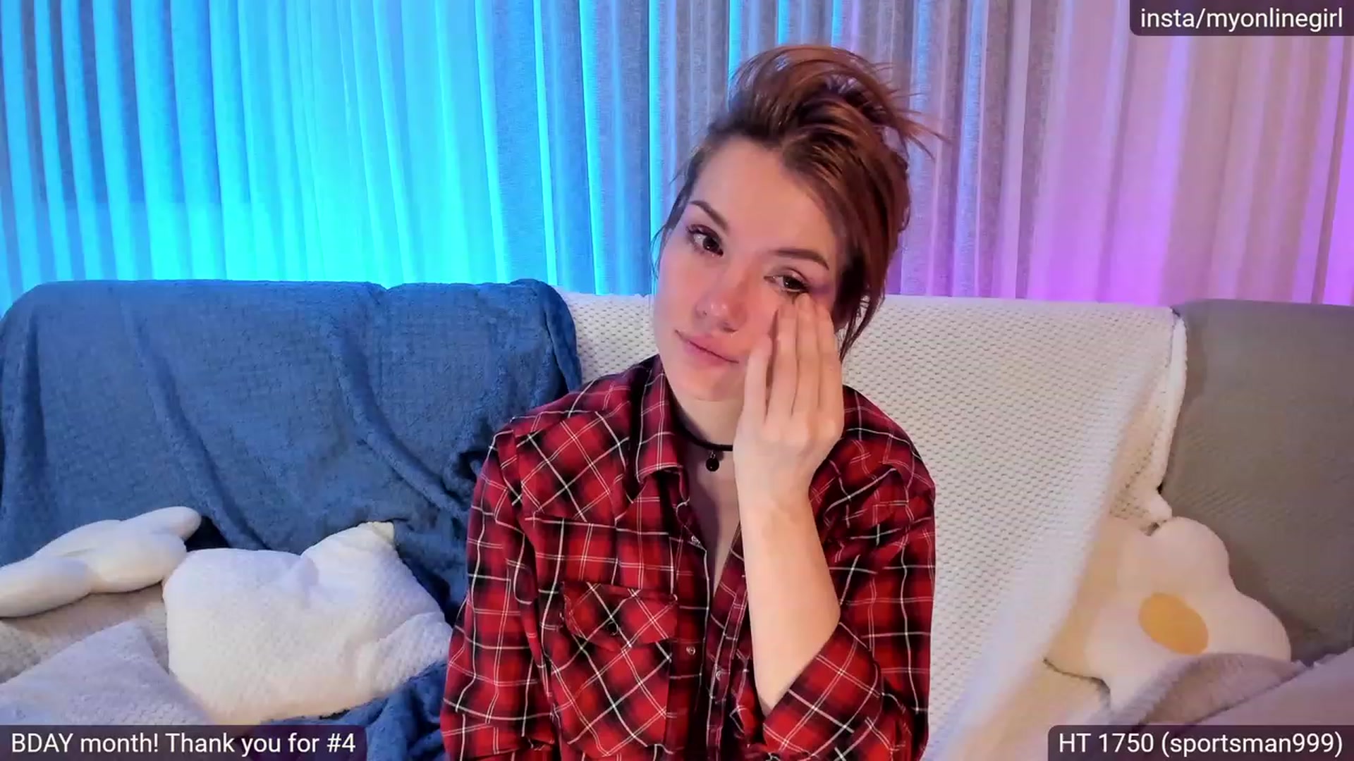 Gallery image thumbnail from OnlineGirl_'s myfreecams stream on, 11/21/2022, 22:35 image 11 of 20