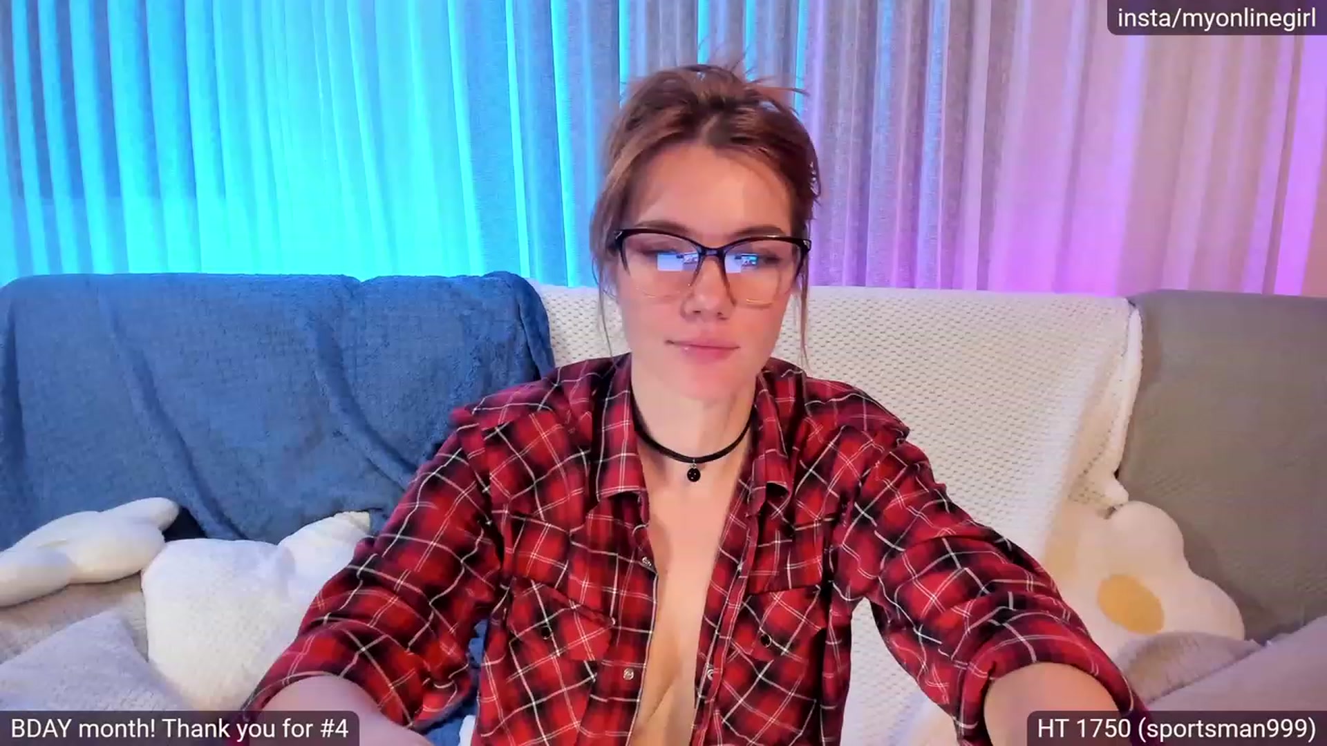 Gallery image thumbnail from OnlineGirl_'s myfreecams stream on, 11/21/2022, 22:35 image 10 of 20