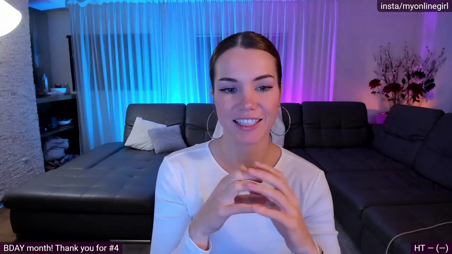 Gallery image thumbnail from OnlineGirl_'s myfreecams stream on, 11/22/2022, 23:28 image 1 of 20