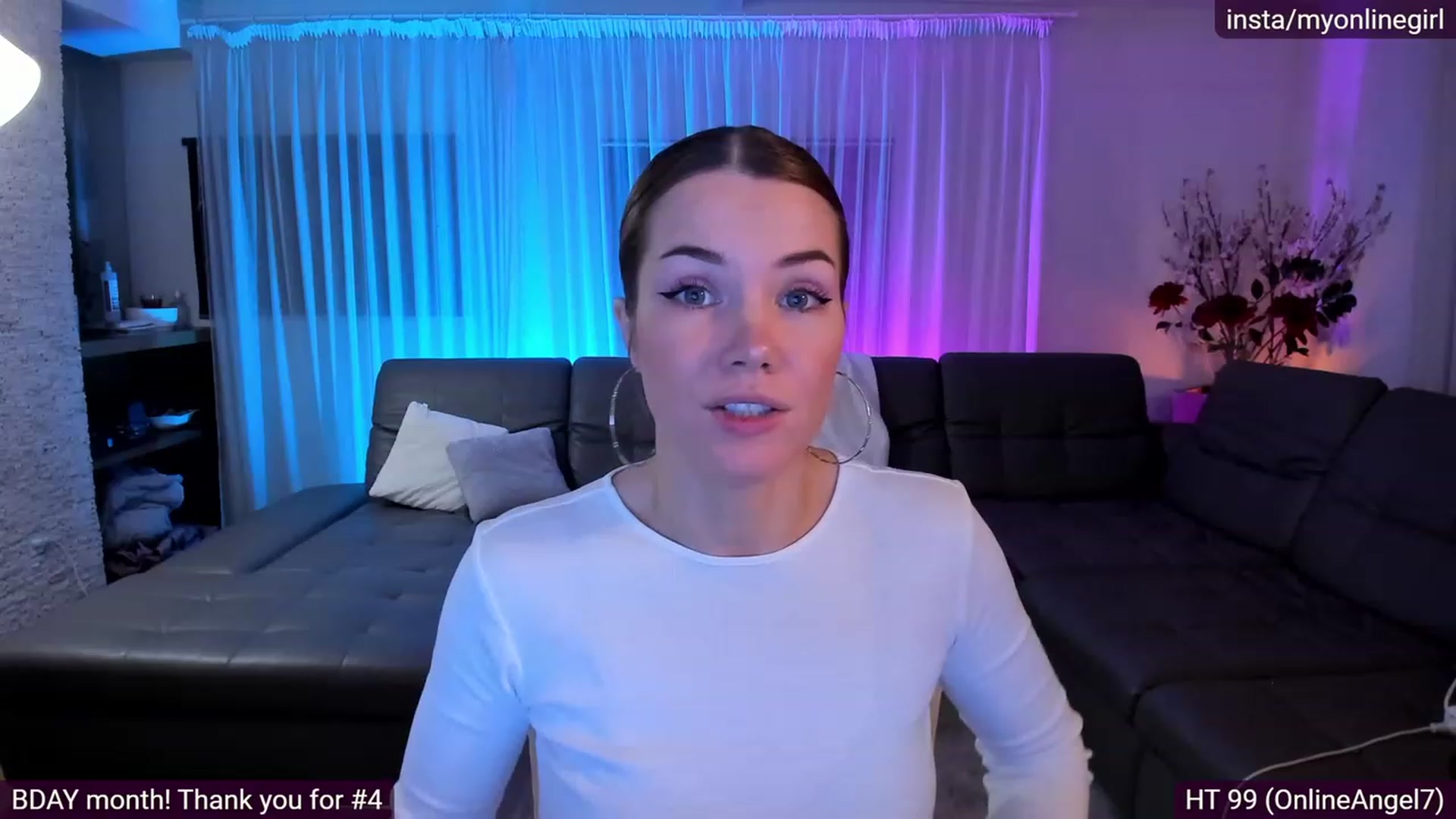 Gallery image thumbnail from OnlineGirl_'s myfreecams stream on, 11/22/2022, 23:28 image 3 of 20