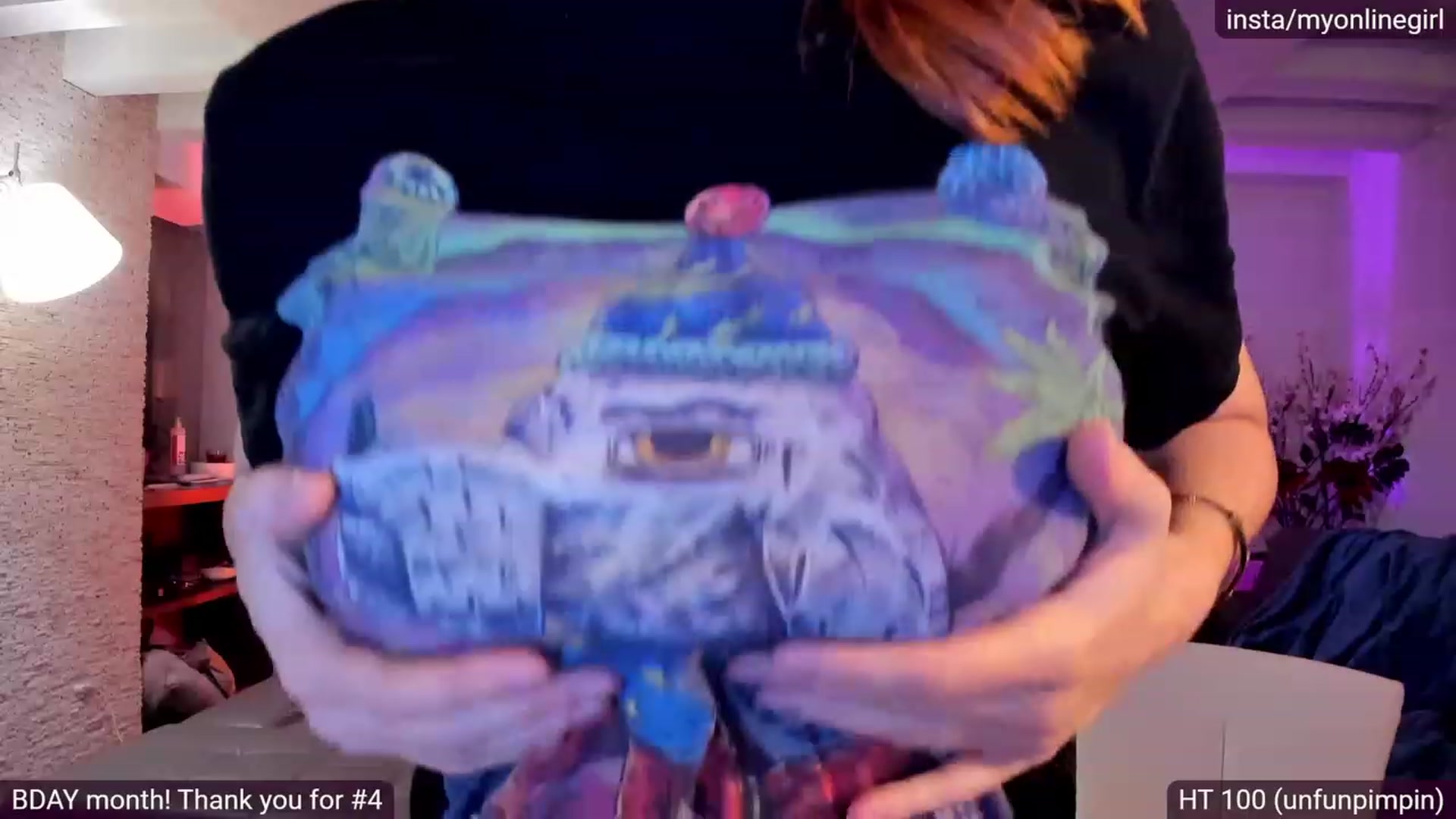 Gallery image thumbnail from OnlineGirl_'s myfreecams stream on, 11/24/2022, 24:44 image 5 of 20