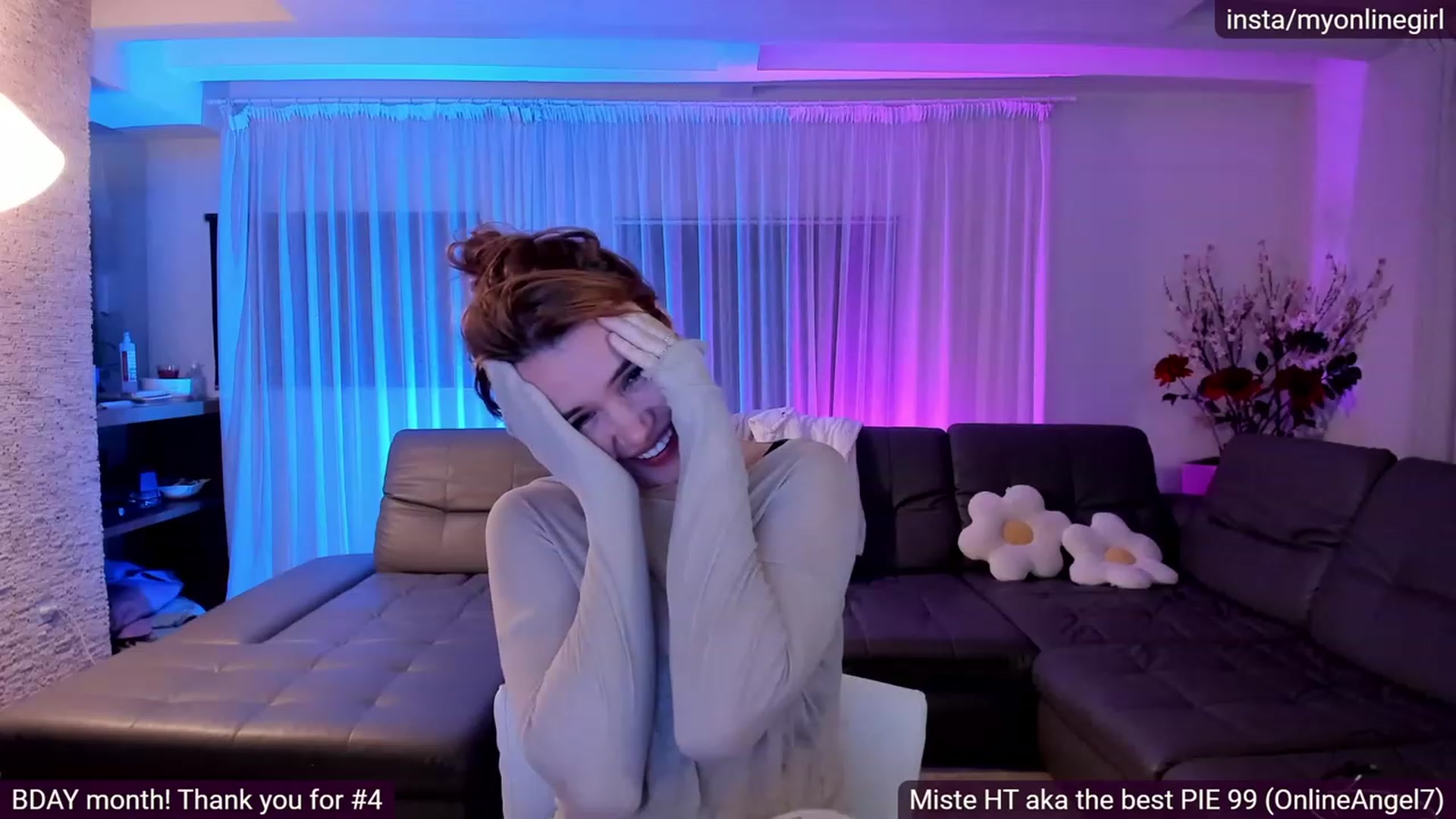 Gallery image thumbnail from OnlineGirl_'s myfreecams stream on, 11/24/2022, 23:18 image 4 of 20