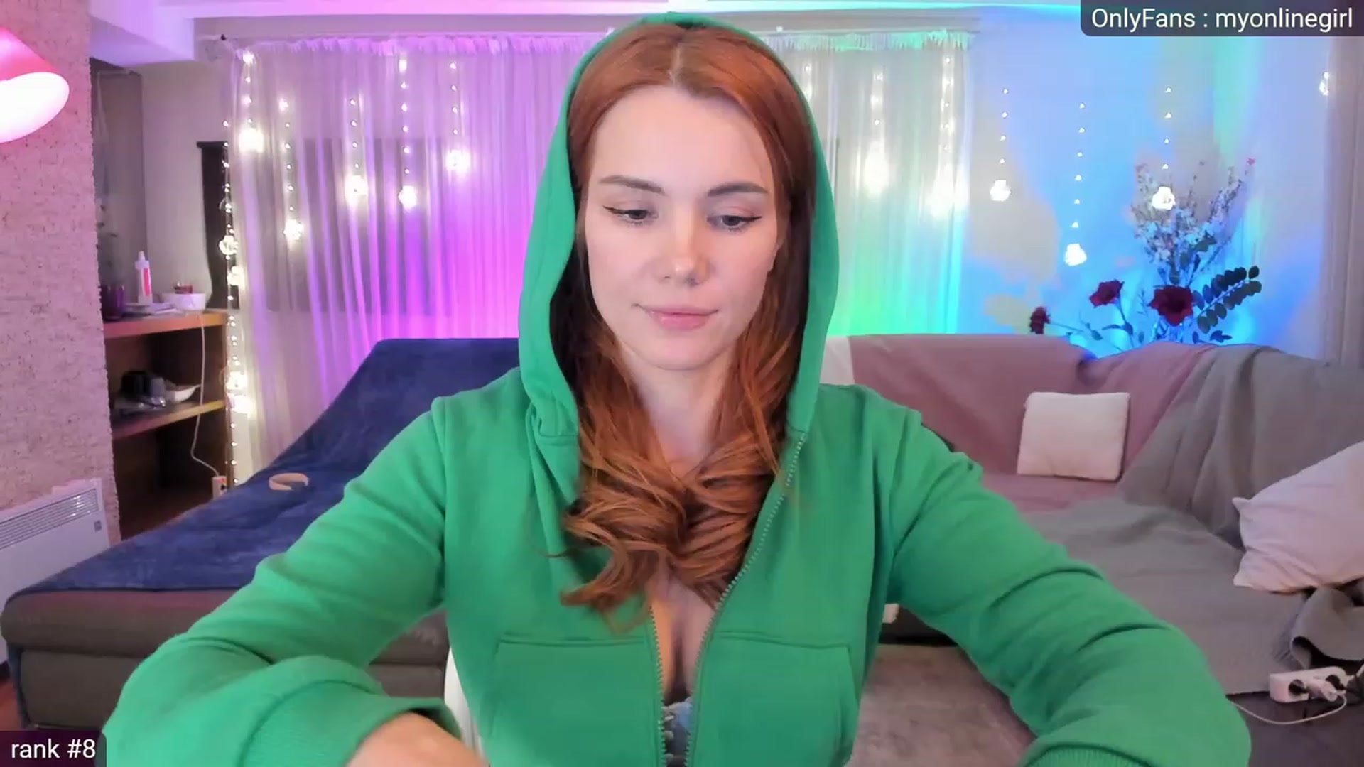 Gallery image thumbnail from OnlineGirl_'s myfreecams stream on, 12/21/2022, 22:30 image 1 of 20